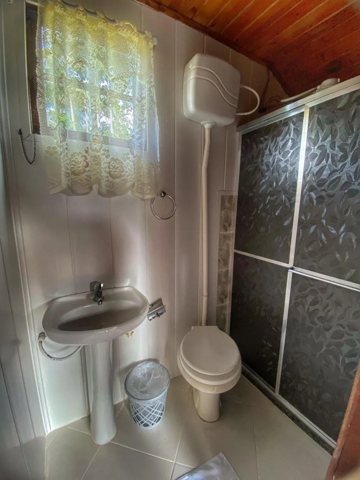 Bathroom in Pousada Colibri Serrano