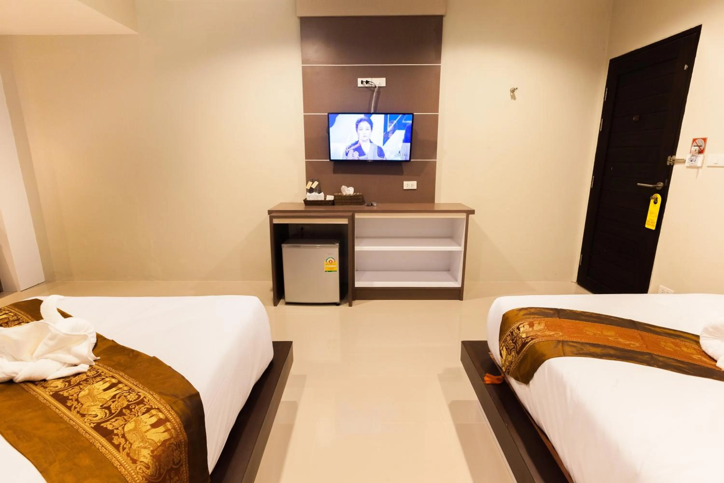 Property building, Bed in Pranee Home Phang-nga