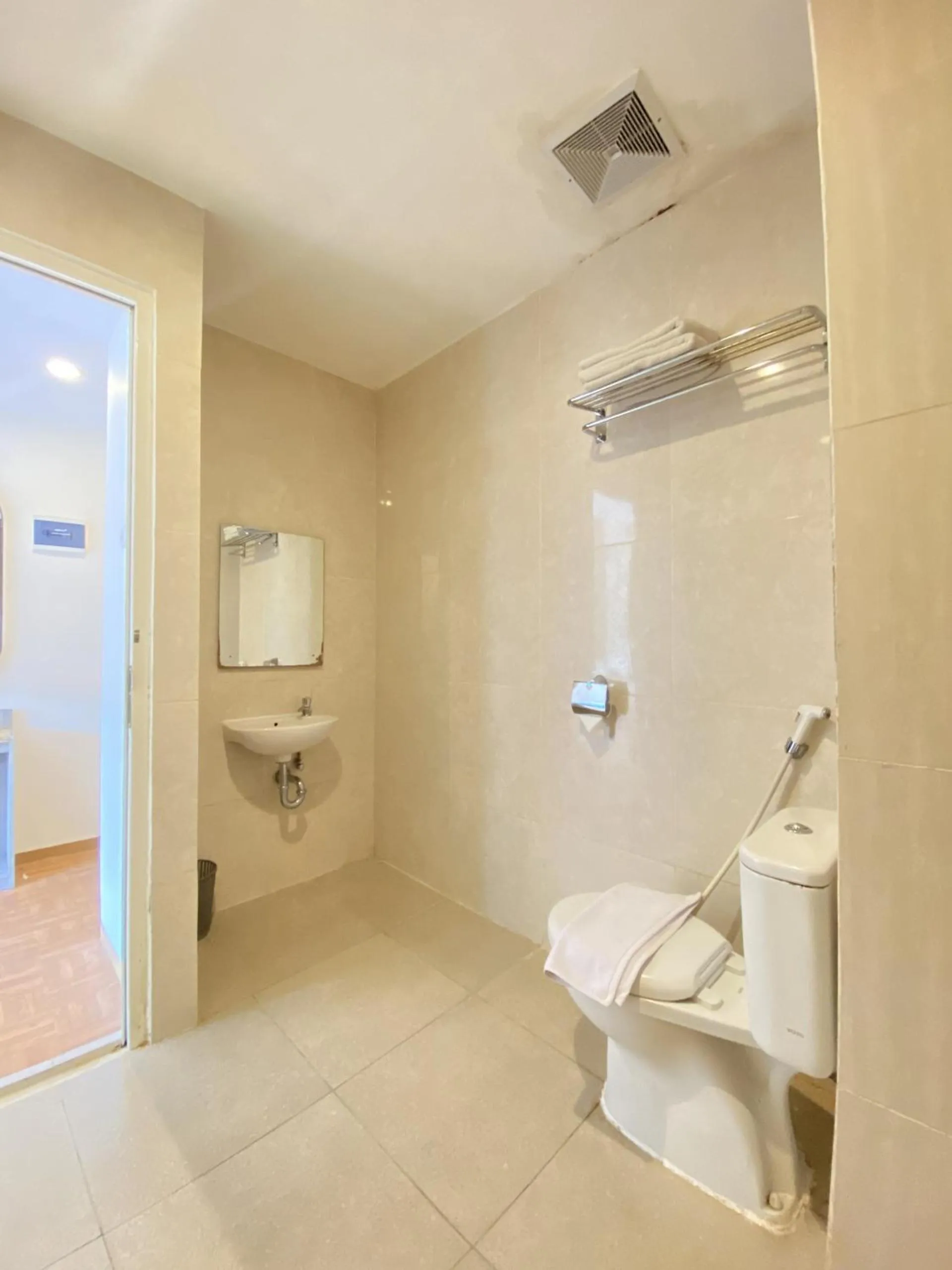 Front One Budget Malang by Azana