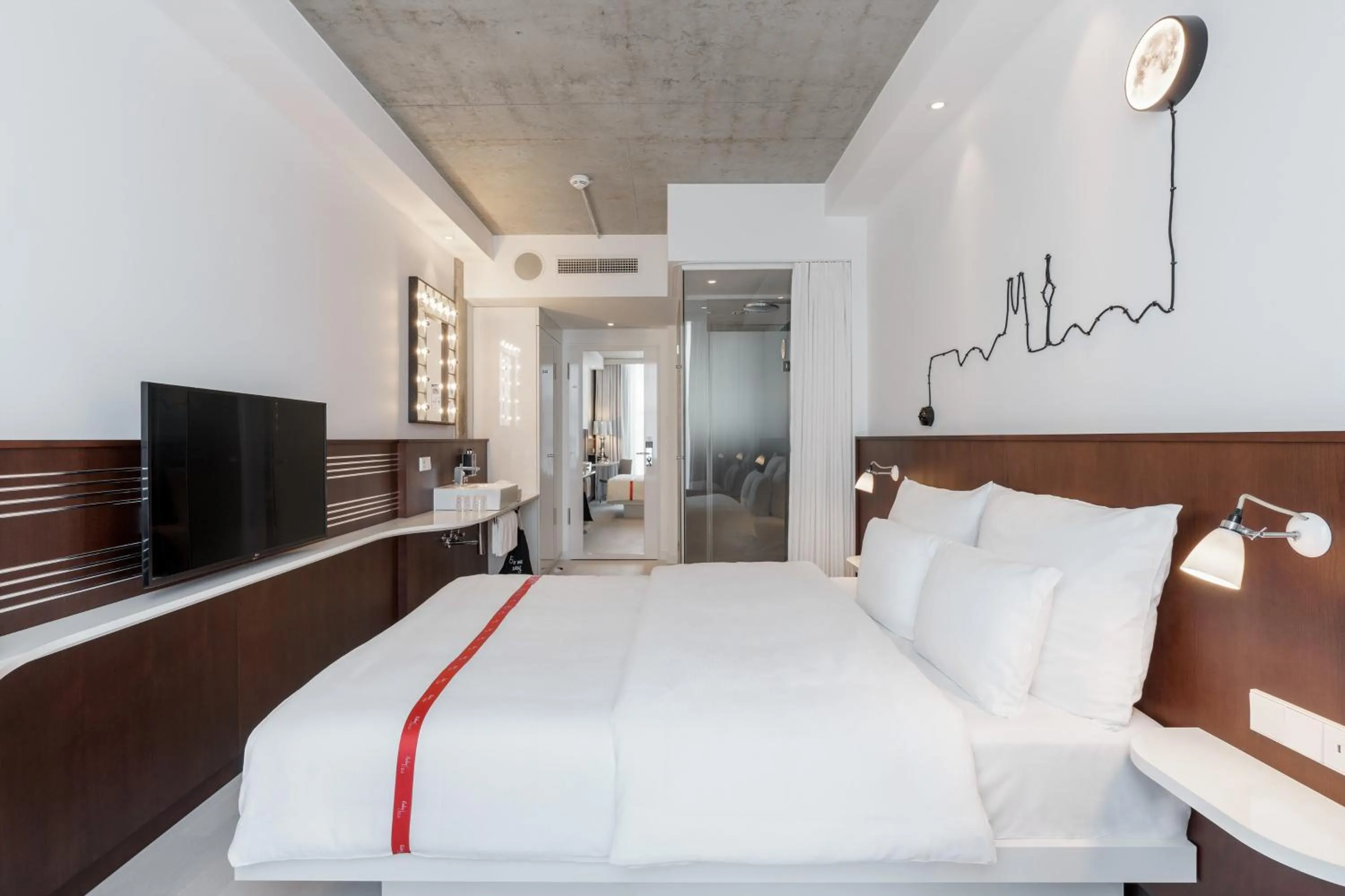 Photo of the whole room, Bed in Ruby Ella Hotel Cologne