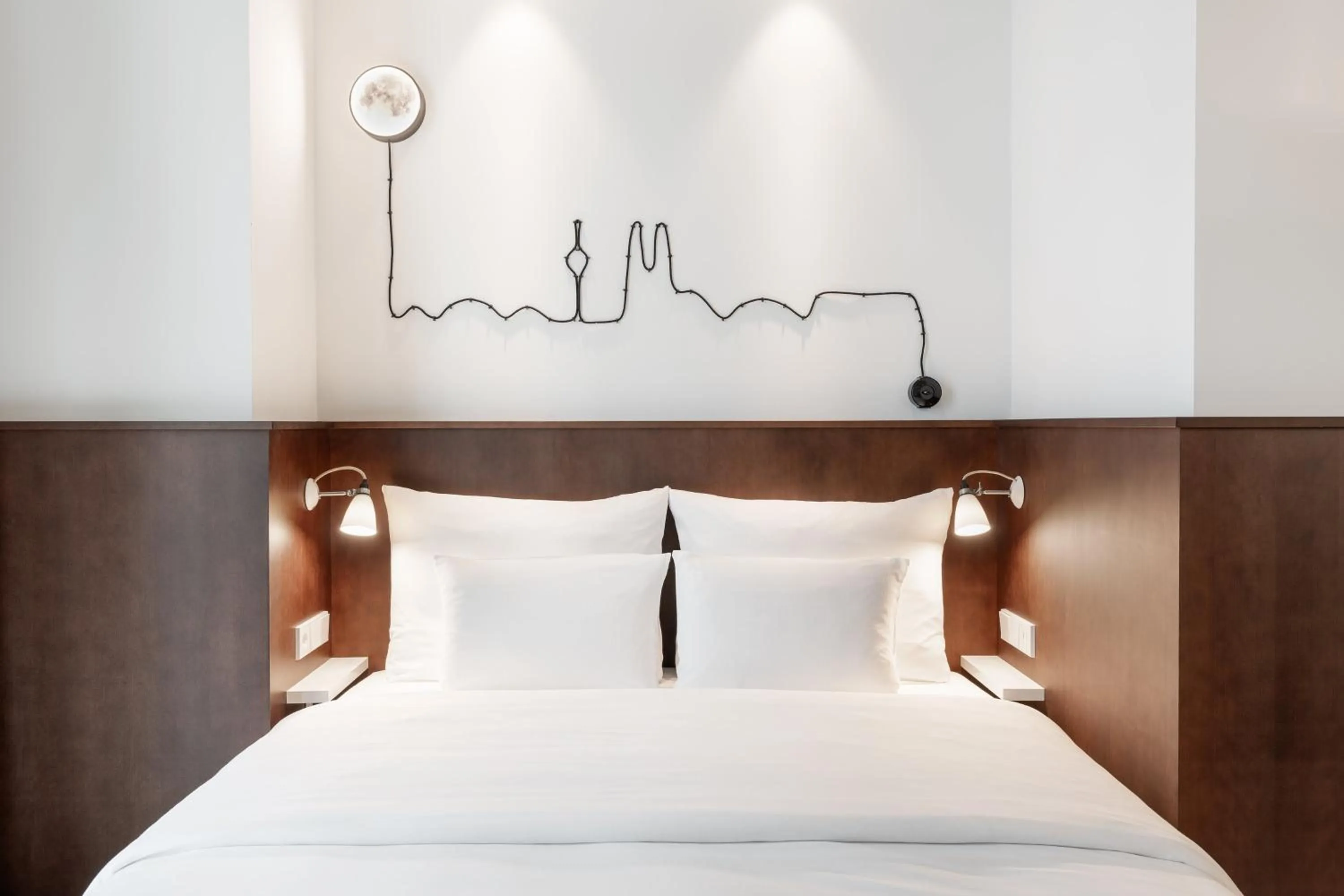 Photo of the whole room, Bed in Ruby Ella Hotel Cologne