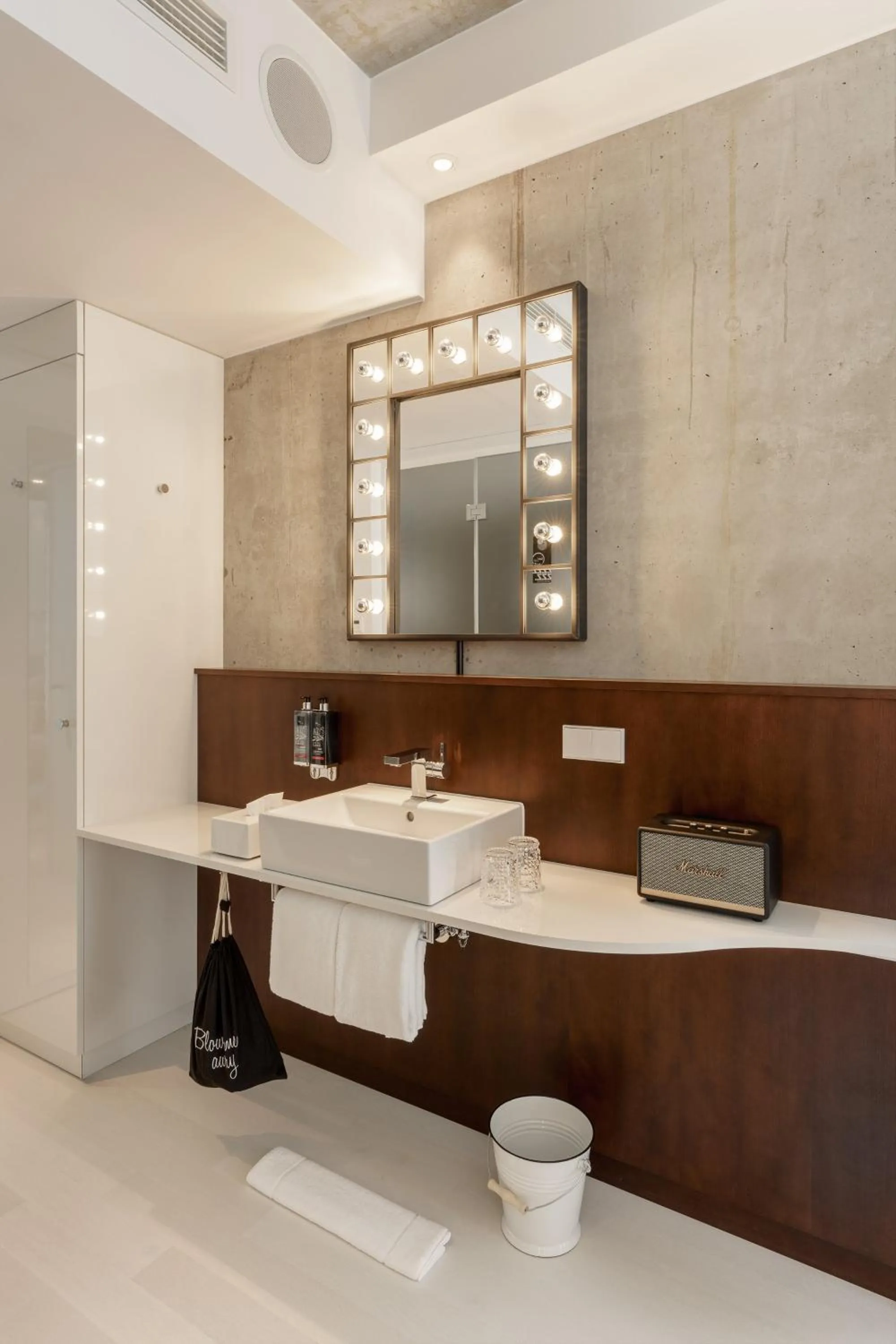 Bathroom in Ruby Ella Hotel Cologne