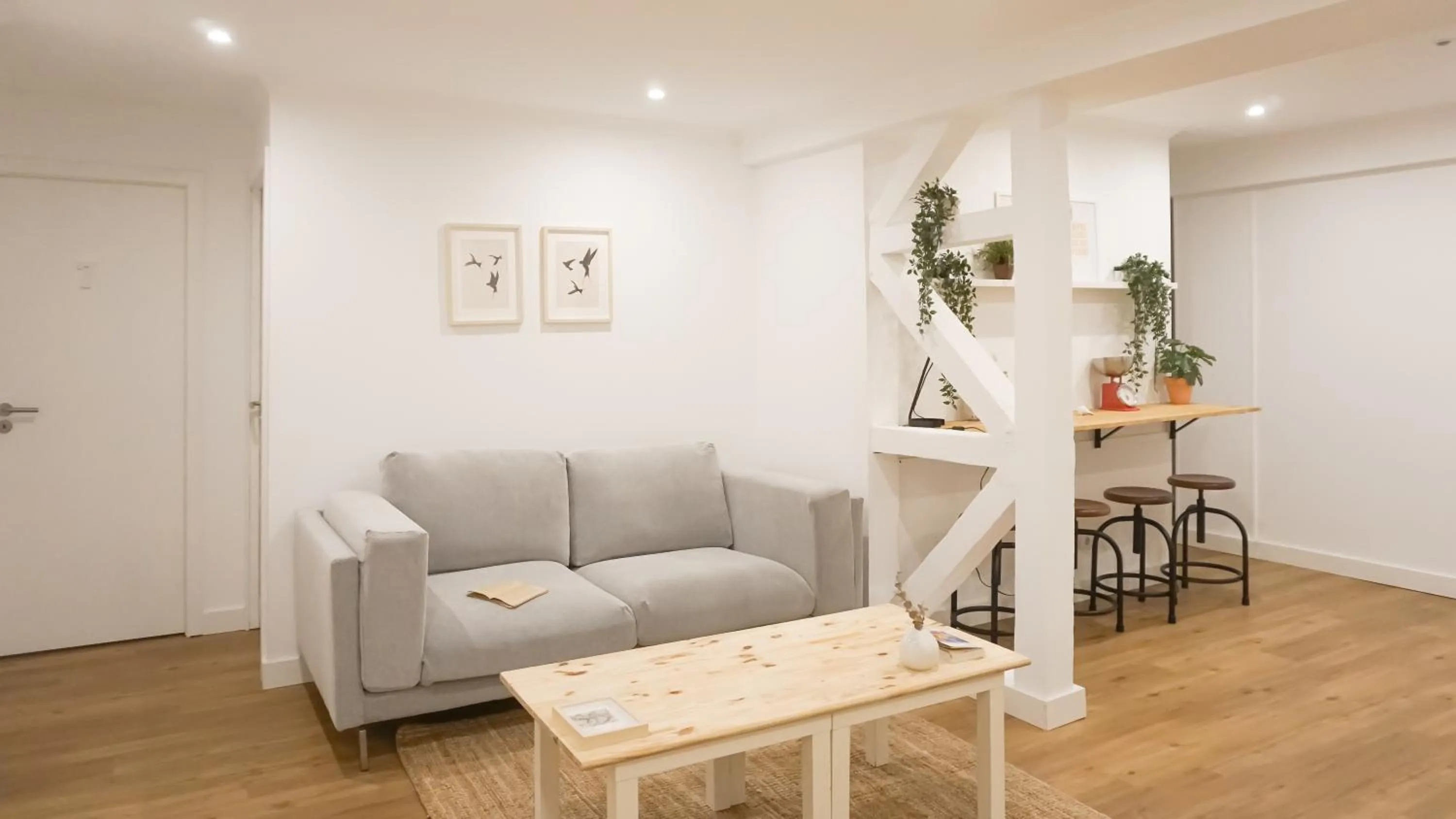 Communal lounge/ TV room in 262 Baixa Guesthouse