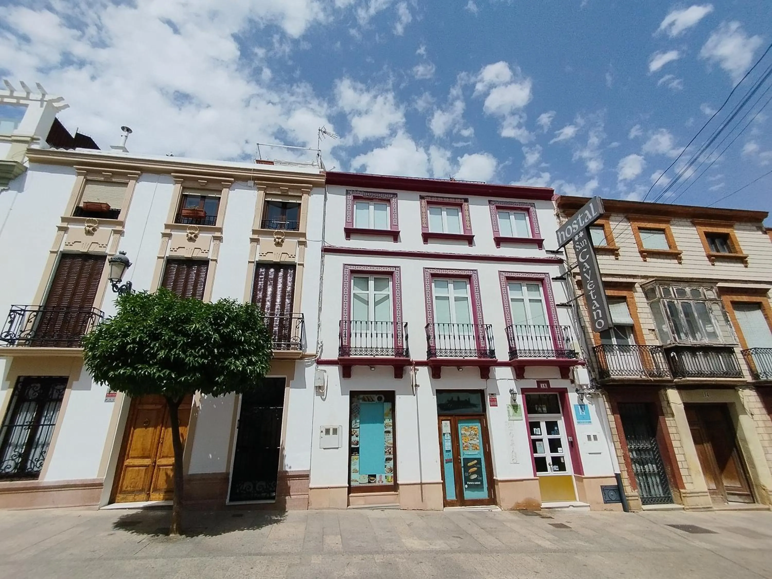 Property building in Hostal San Cayetano