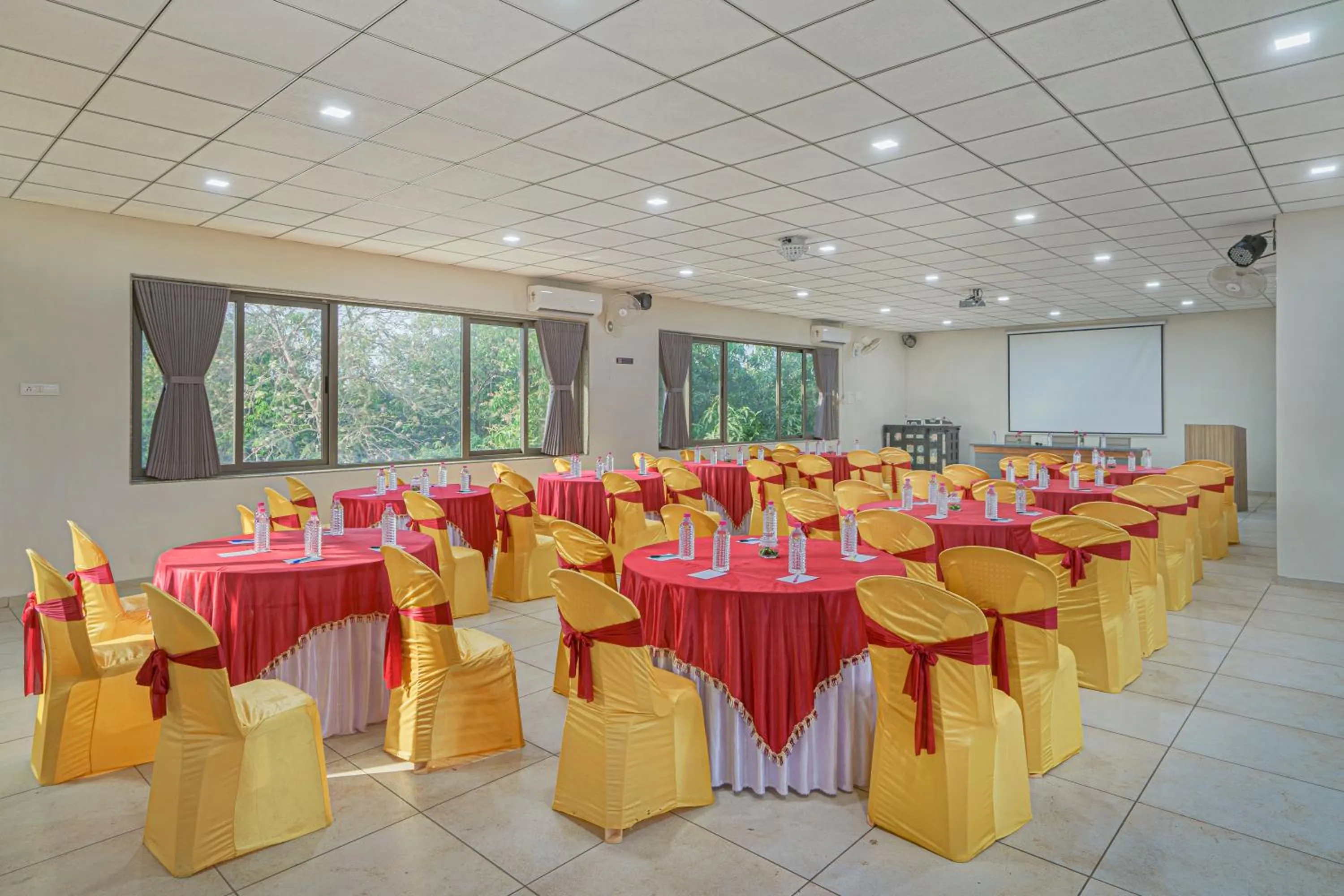 Meeting/conference room in Sterling Gir