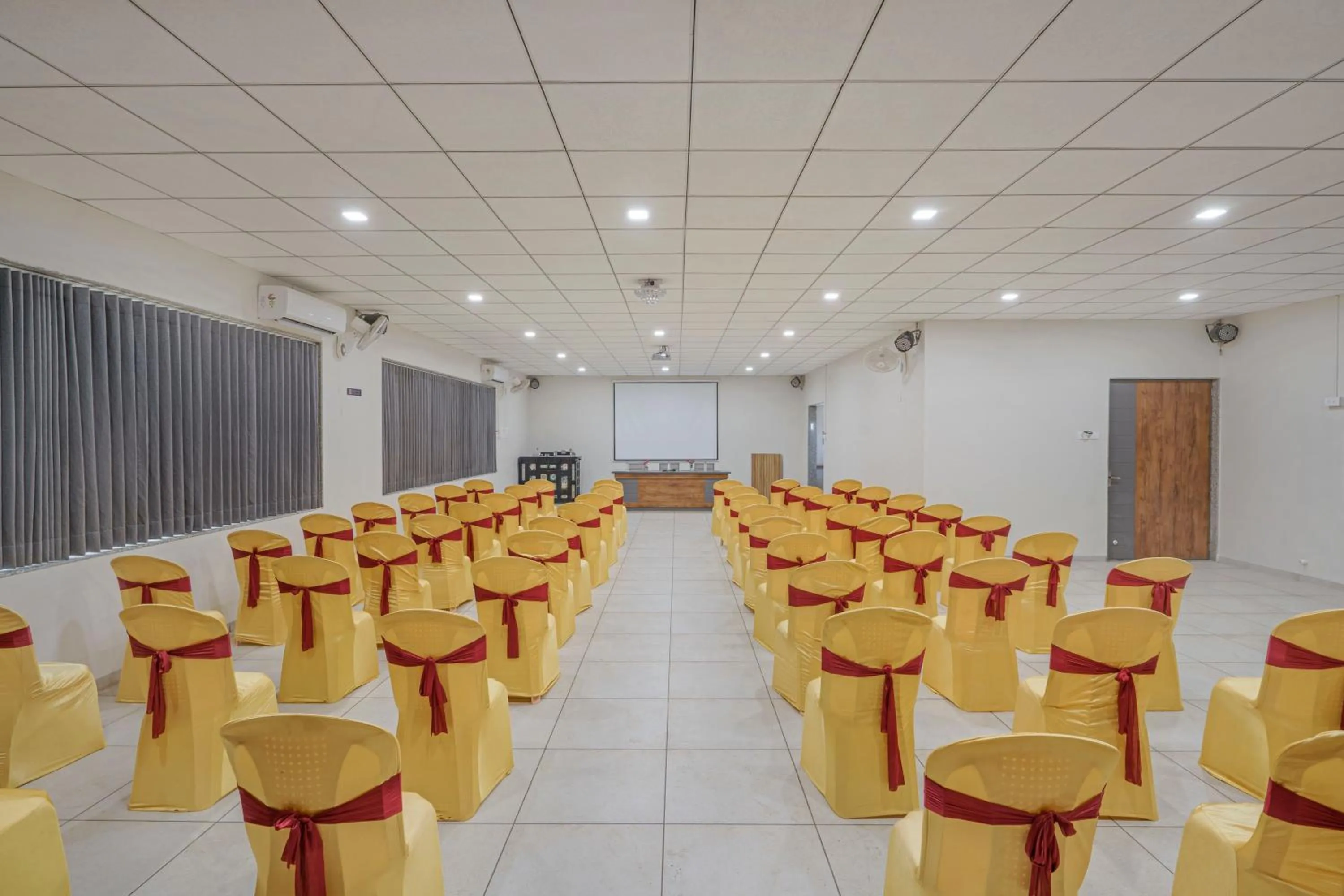 Meeting/conference room in Sterling Gir