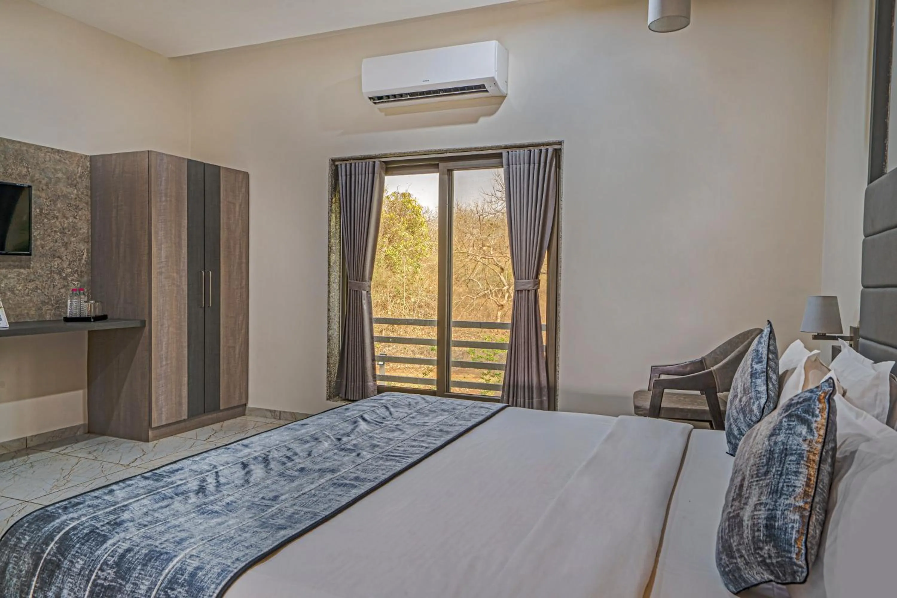 View (from property/room), Bed in Sterling Gir