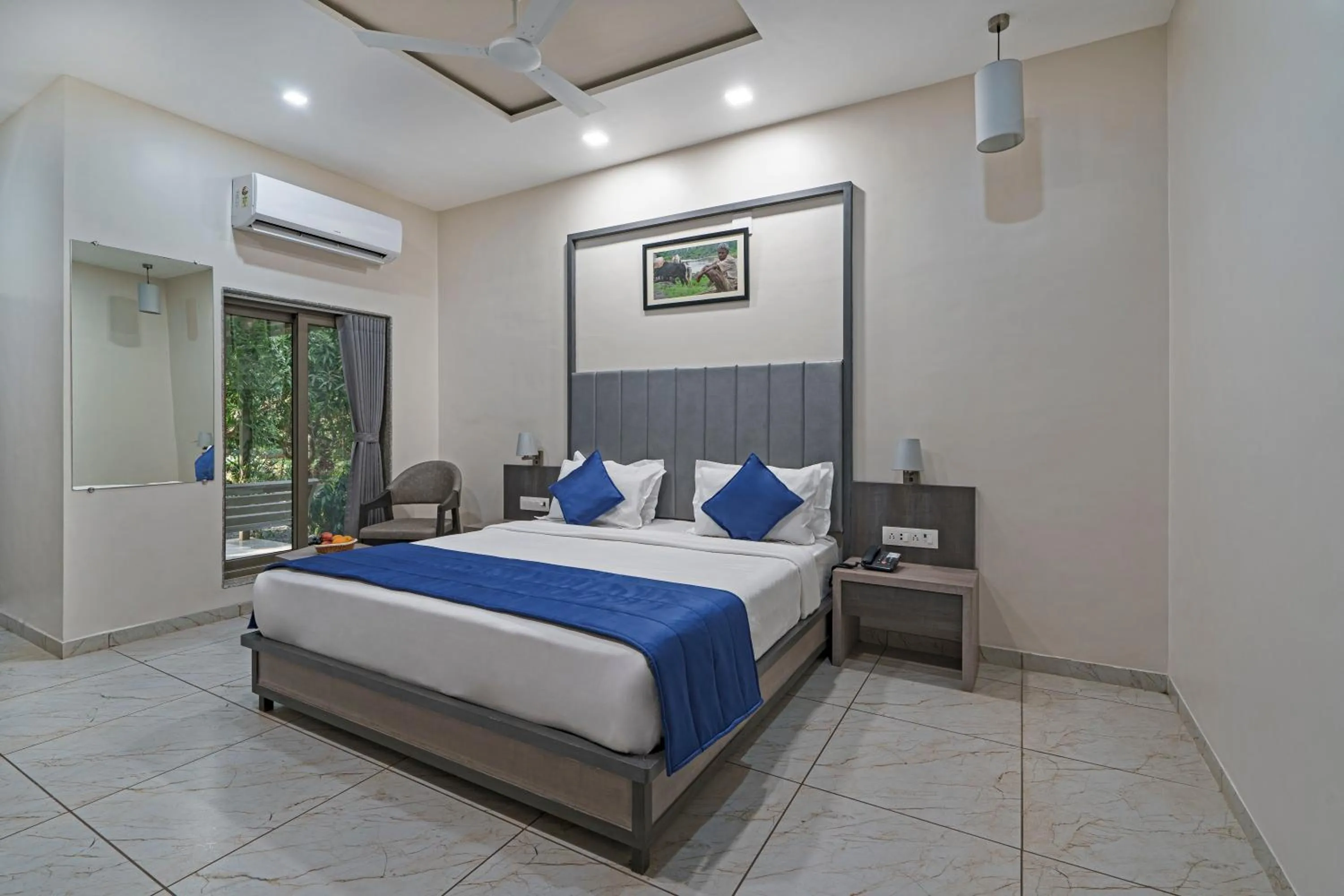 View (from property/room), Bed in Sterling Gir