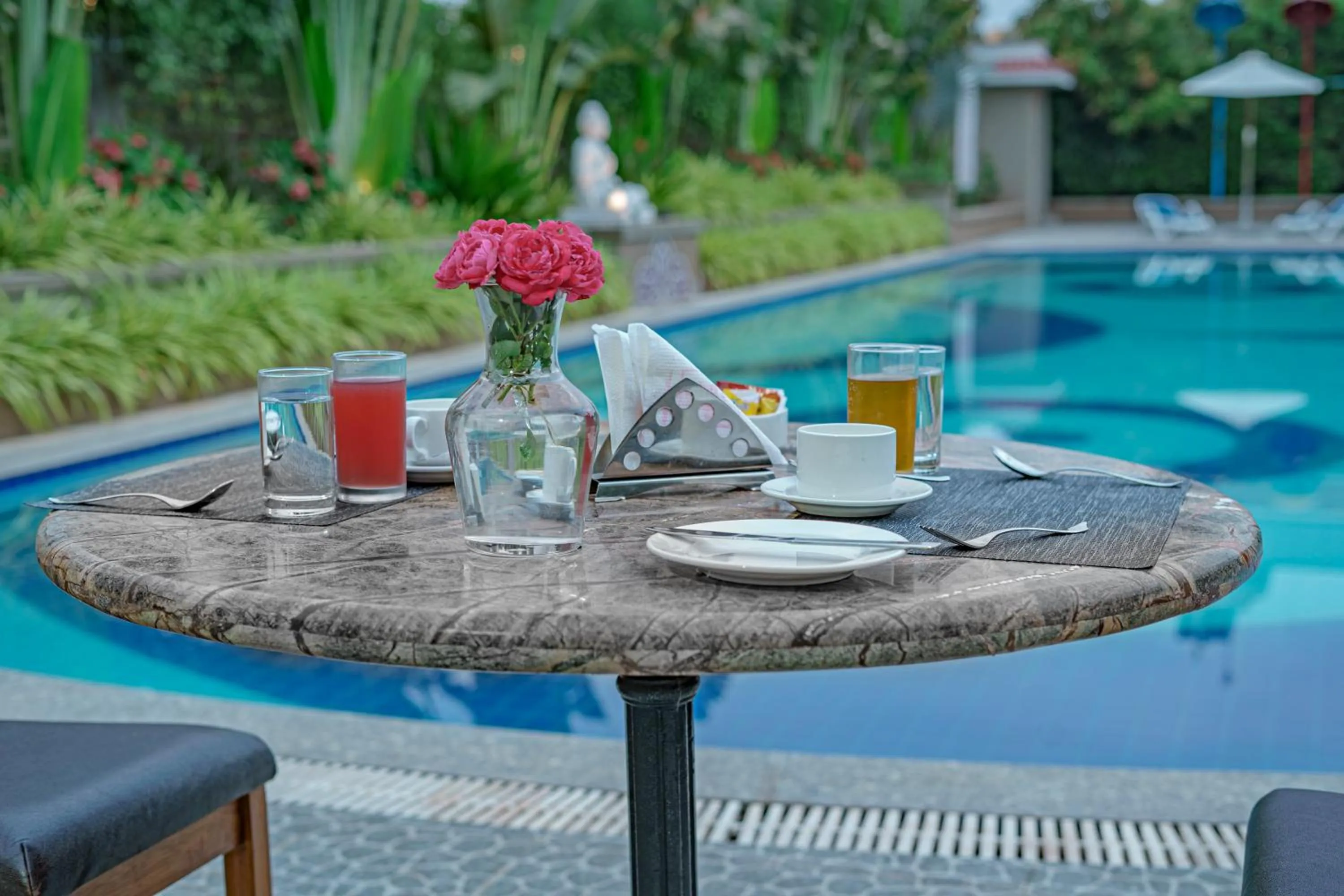 Swimming pool in Sterling Gir