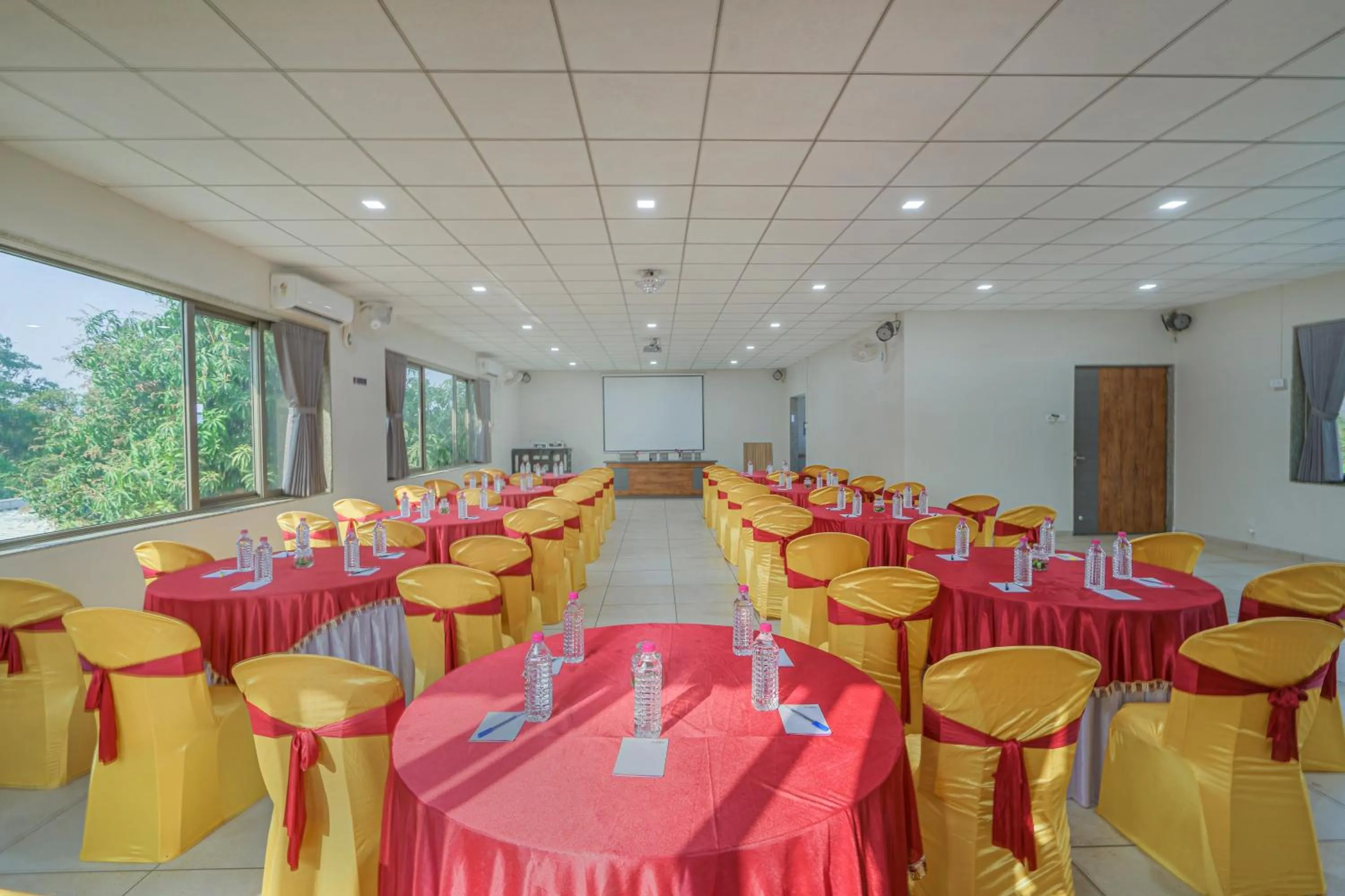 Meeting/conference room in Sterling Gir