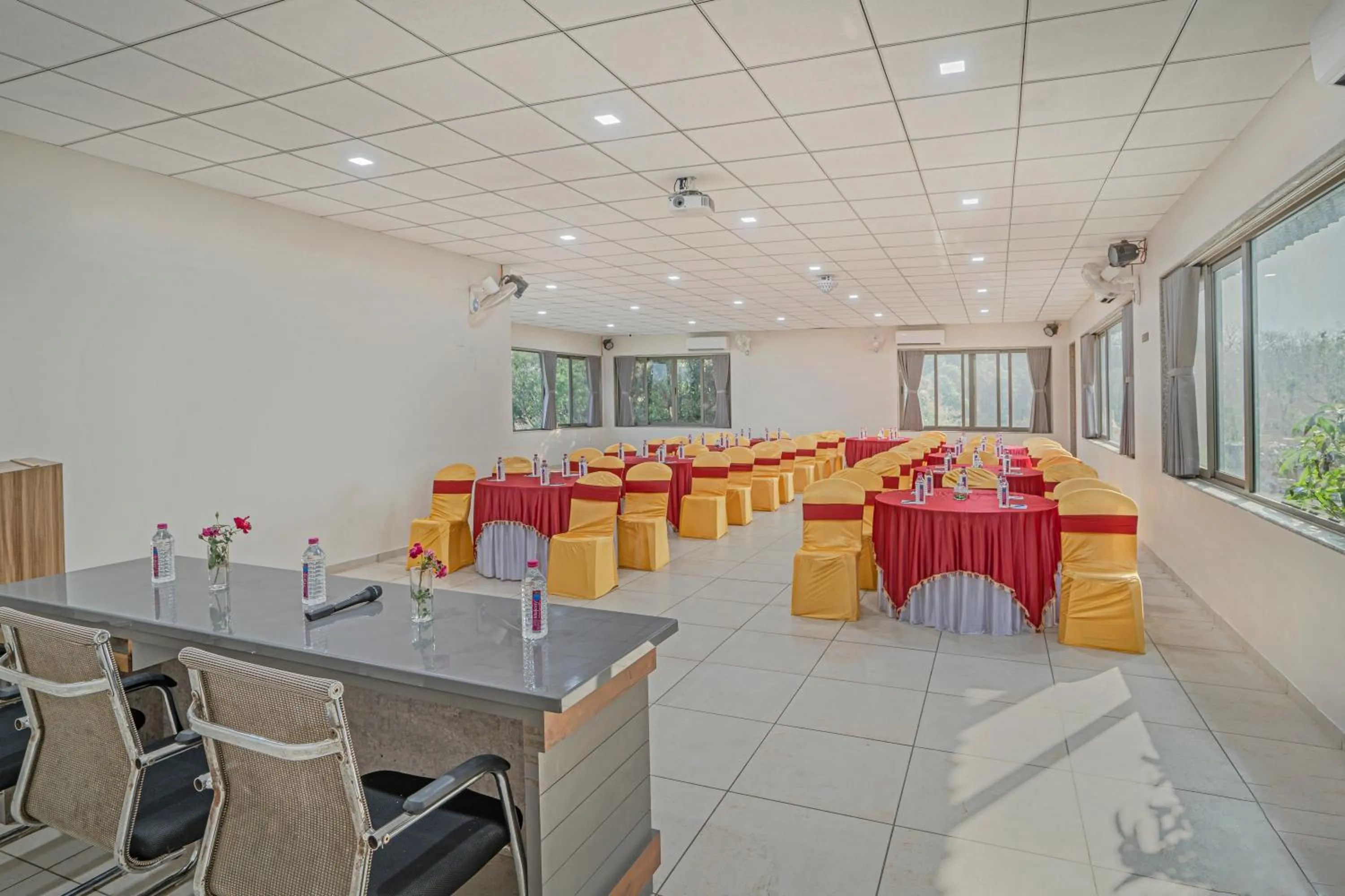 Meeting/conference room in Sterling Gir