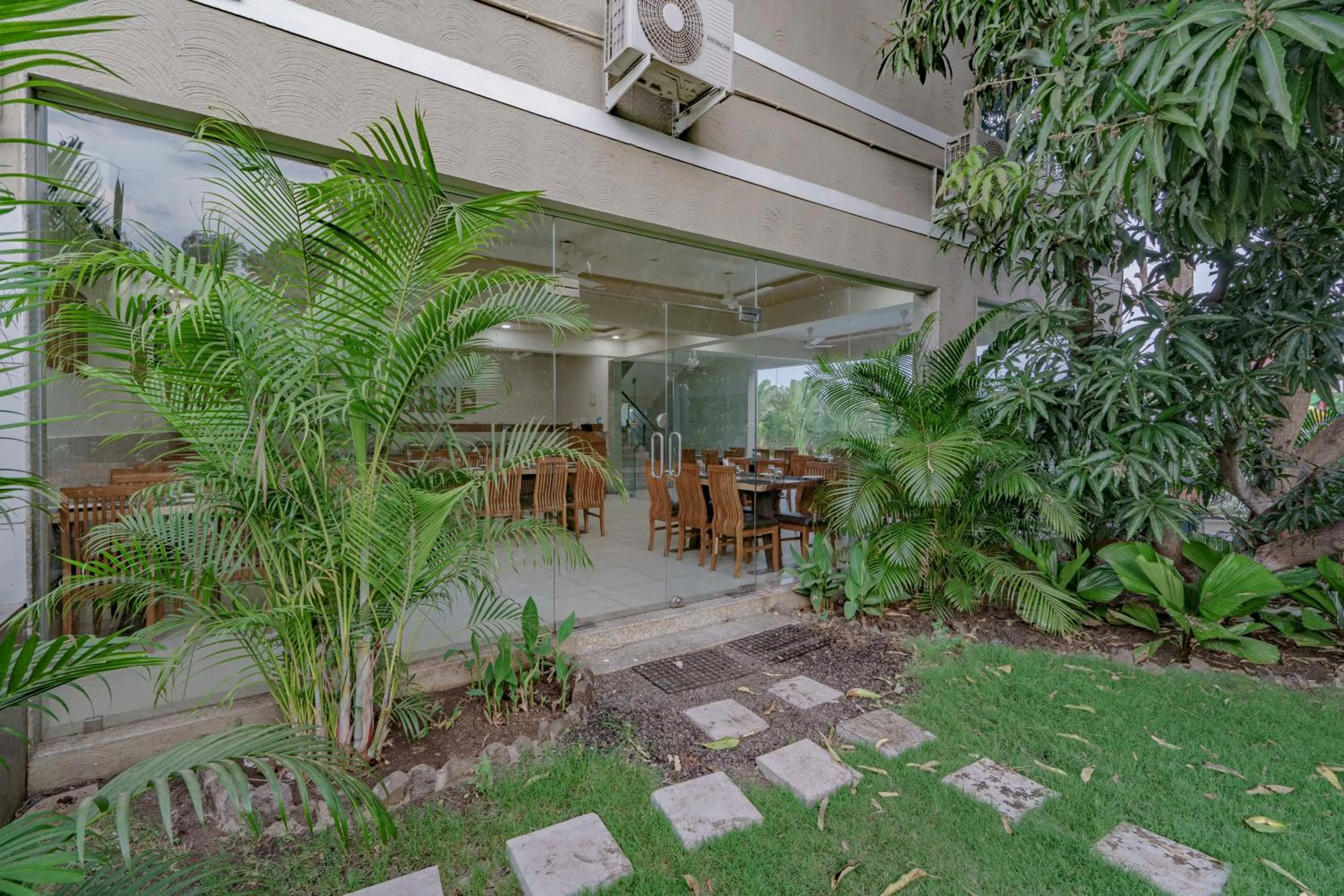 Restaurant/places to eat in Sterling Gir