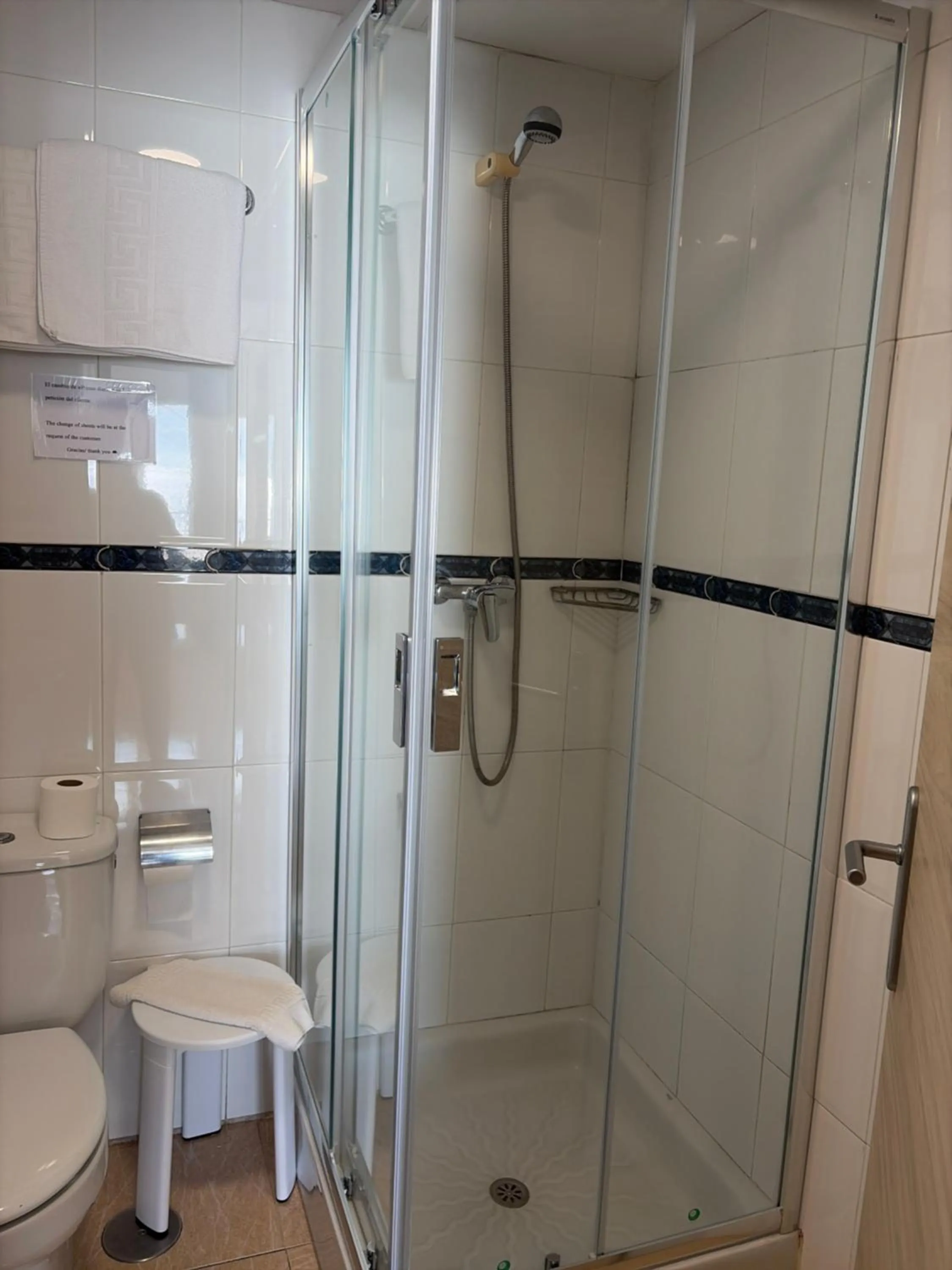 Shower in Hotel San Miguel