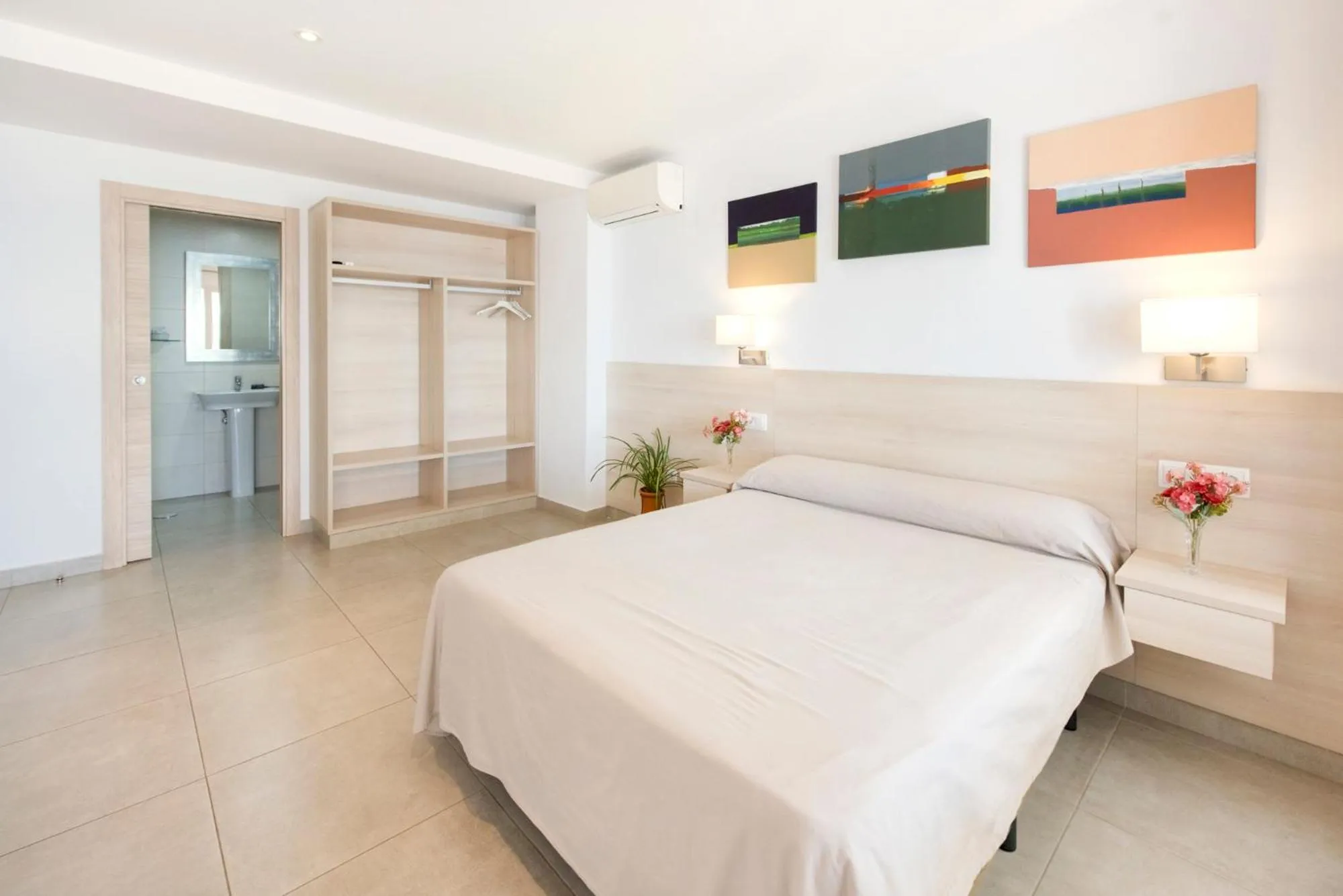 Bed in Hotel San Miguel