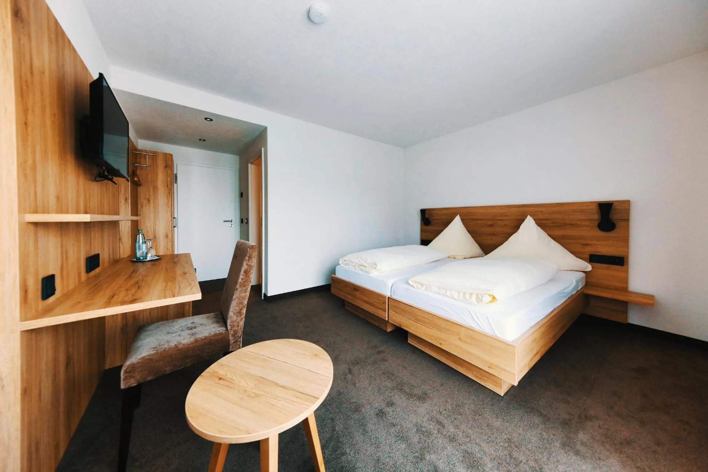 Bedroom, Bed in Hotel Linde Pfalz