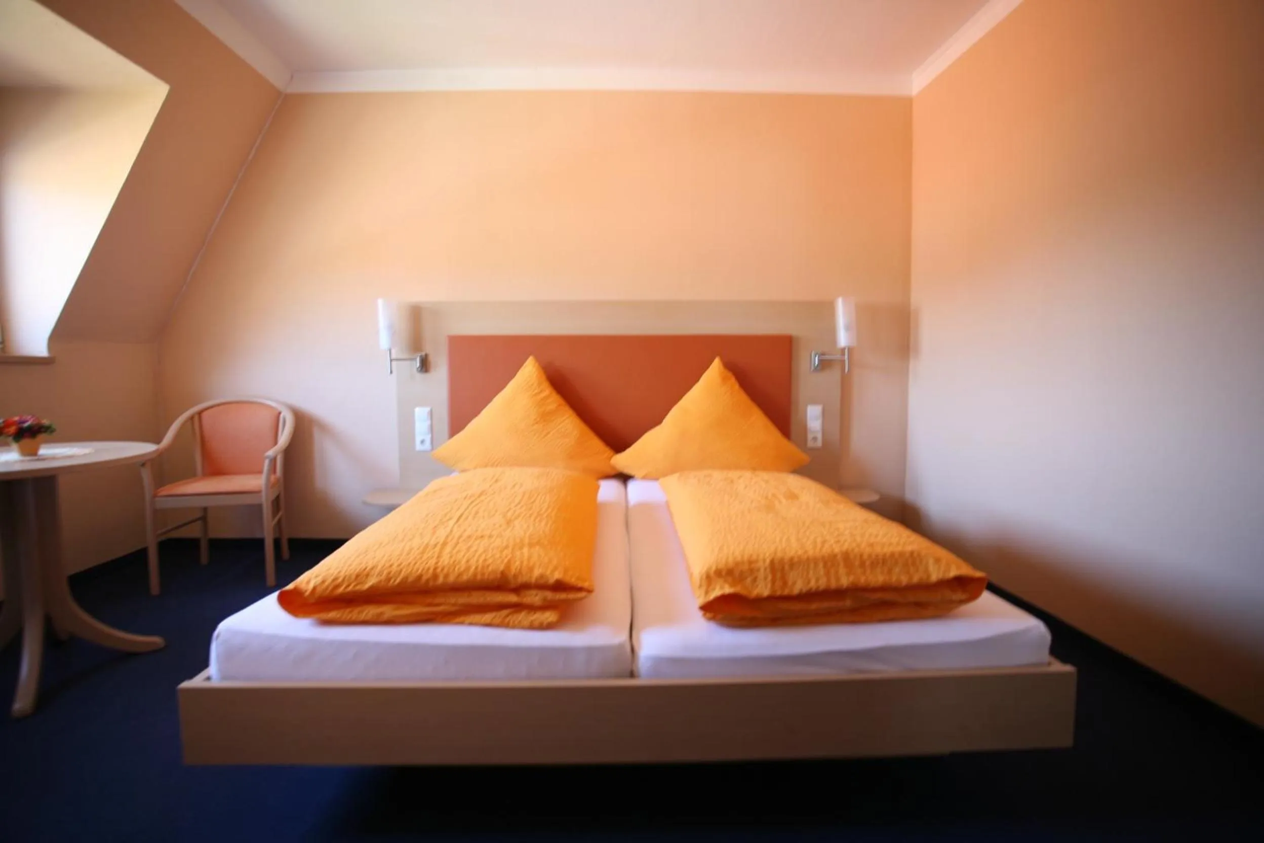Day, Bed in Hotel Linde Pfalz