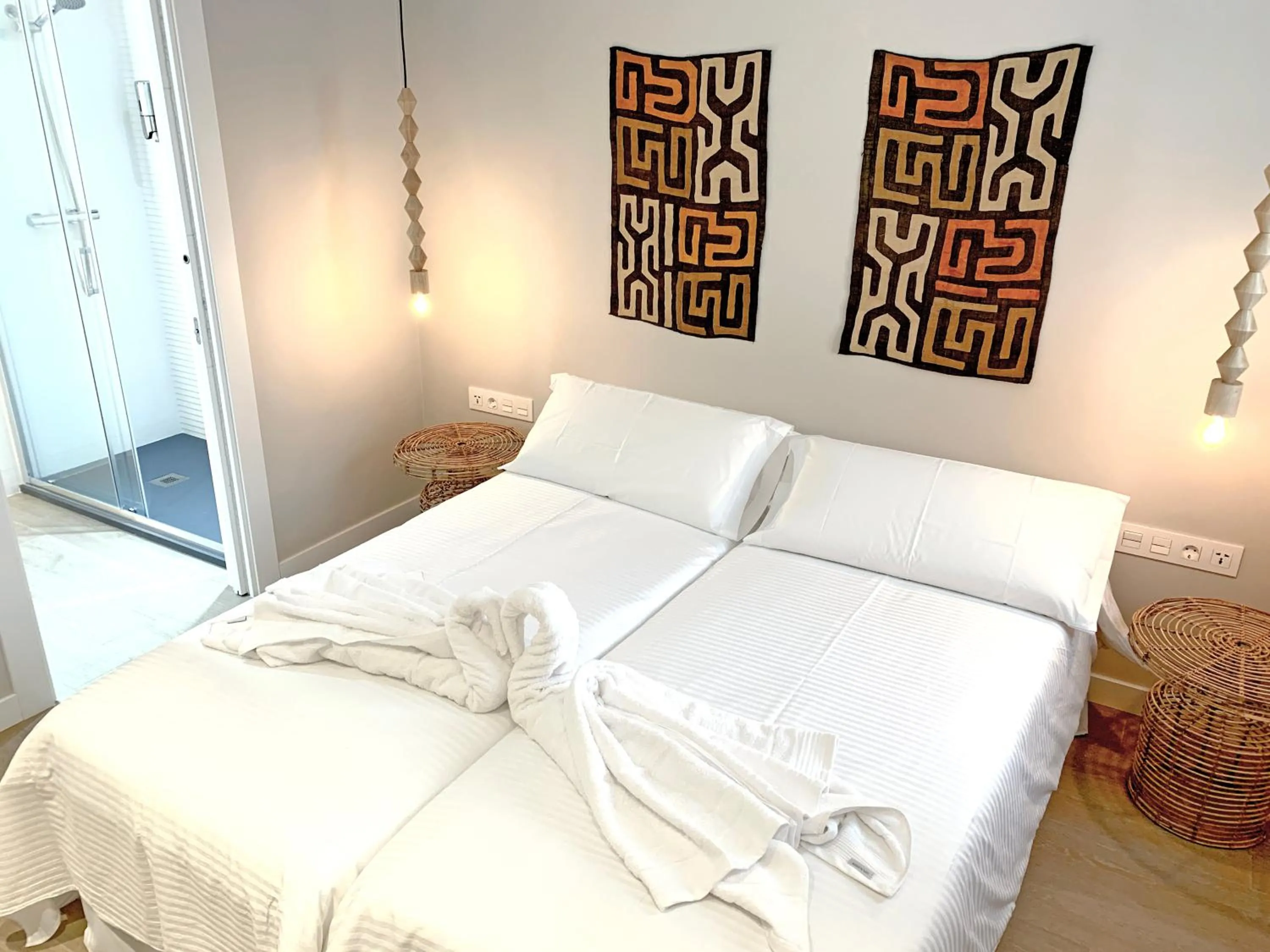 Shower, Bed in Sea to Sky Suites - Mijas Pueblo