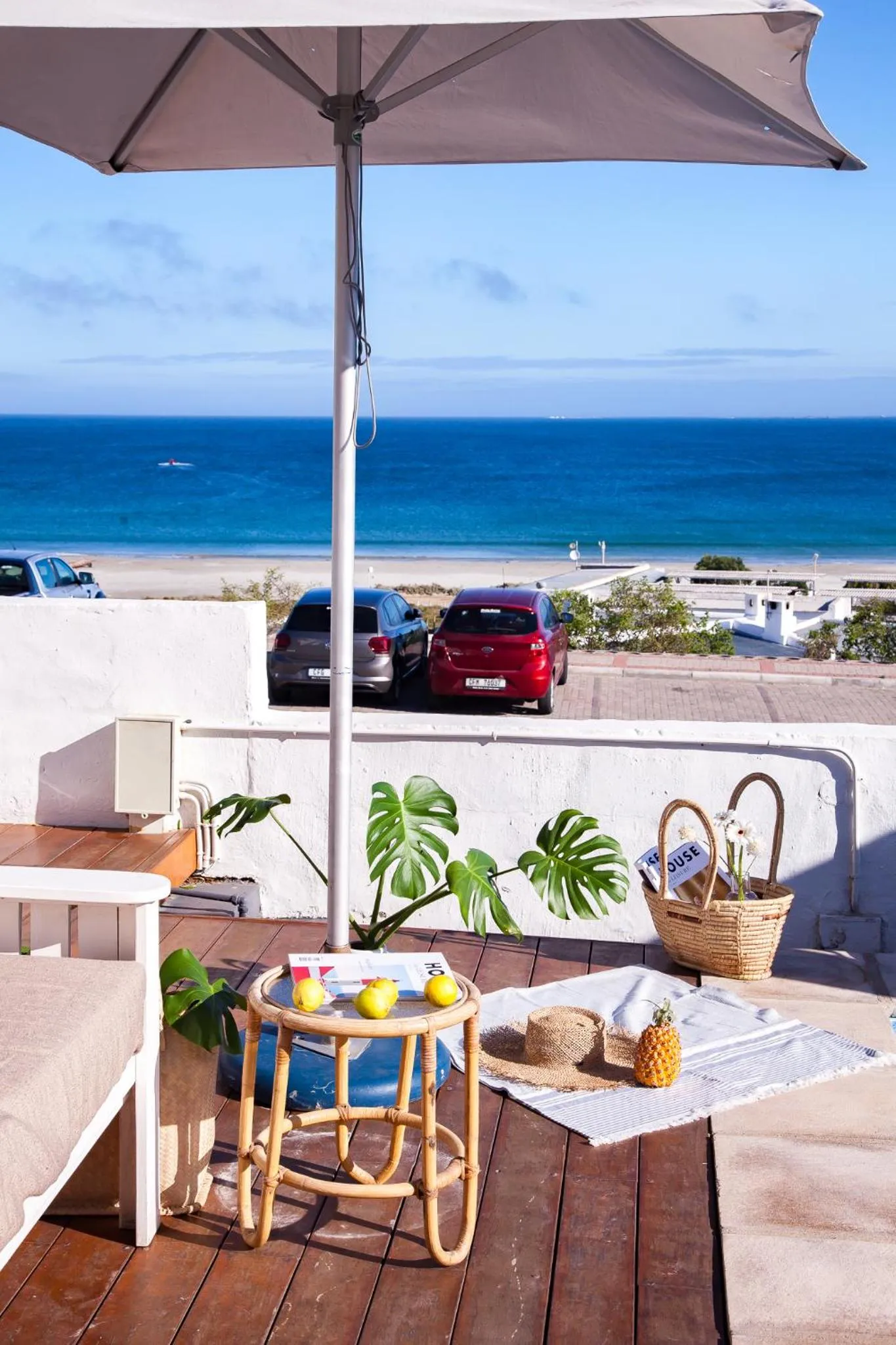 Day in Paternoster Lodge