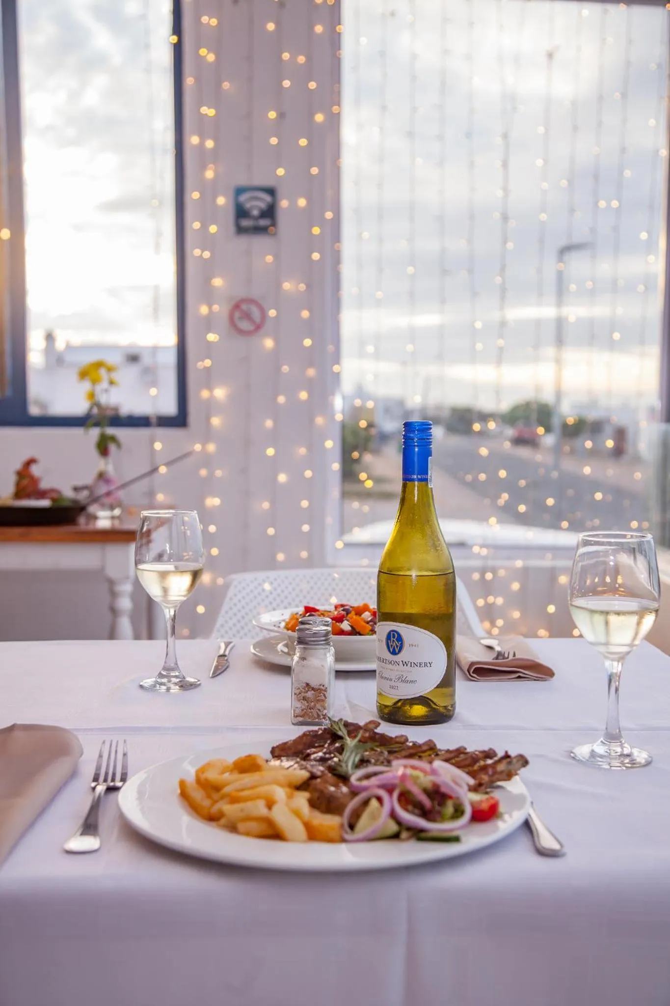 Food and drinks in Paternoster Lodge