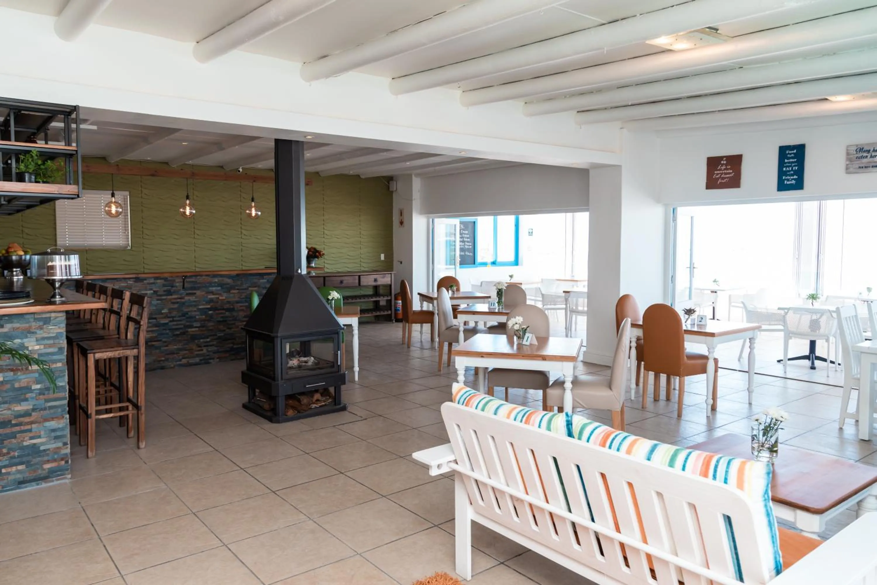 Restaurant/places to eat in Paternoster Lodge