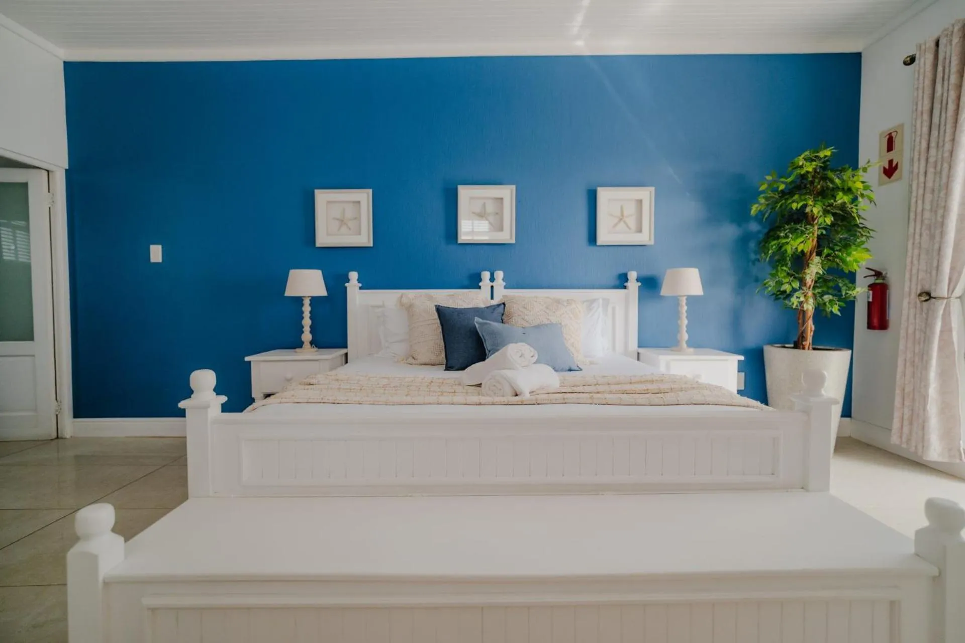 Bedroom, Bed in Paternoster Lodge