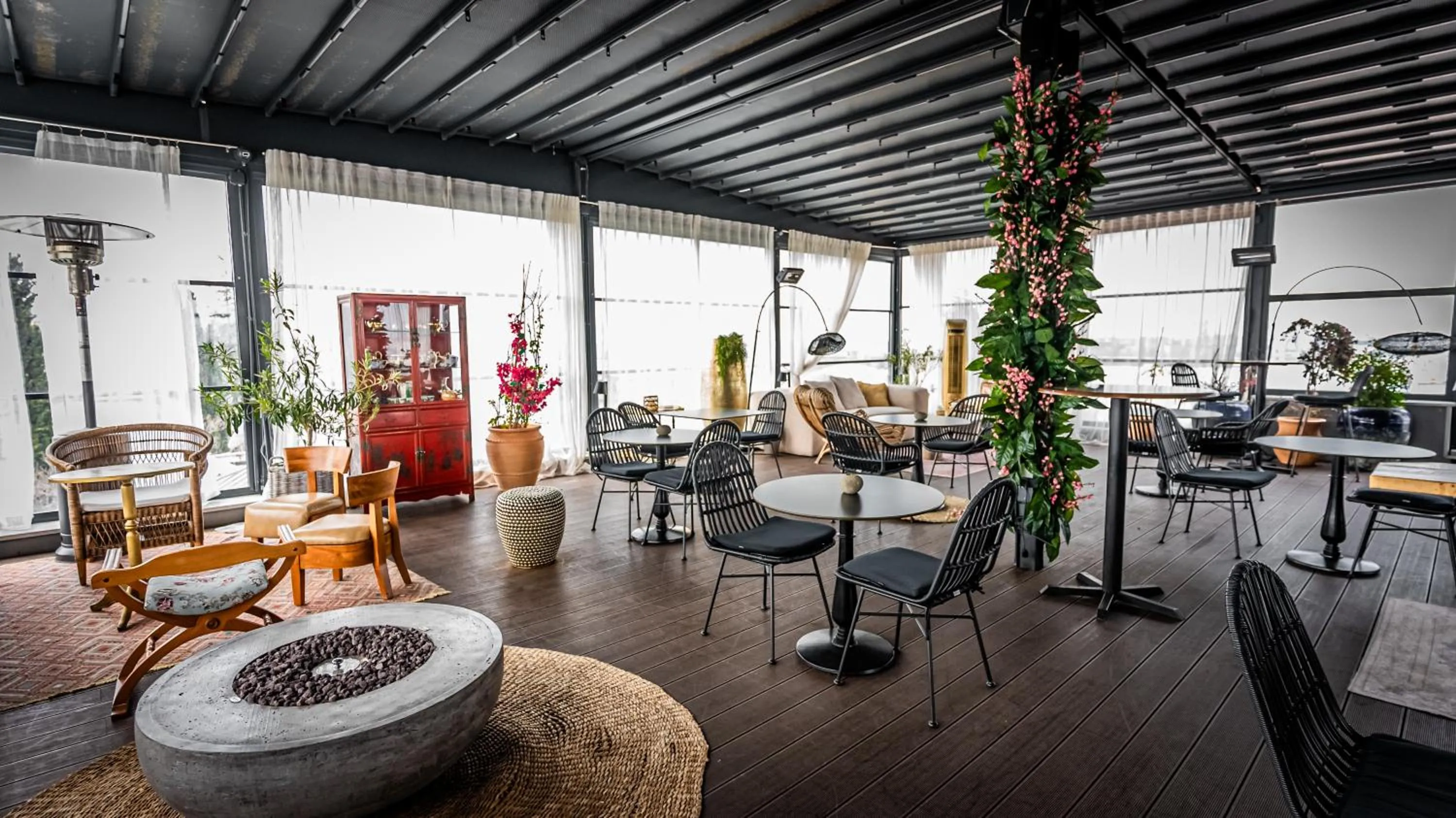 Restaurant/places to eat in The Babe Boutique Hotel