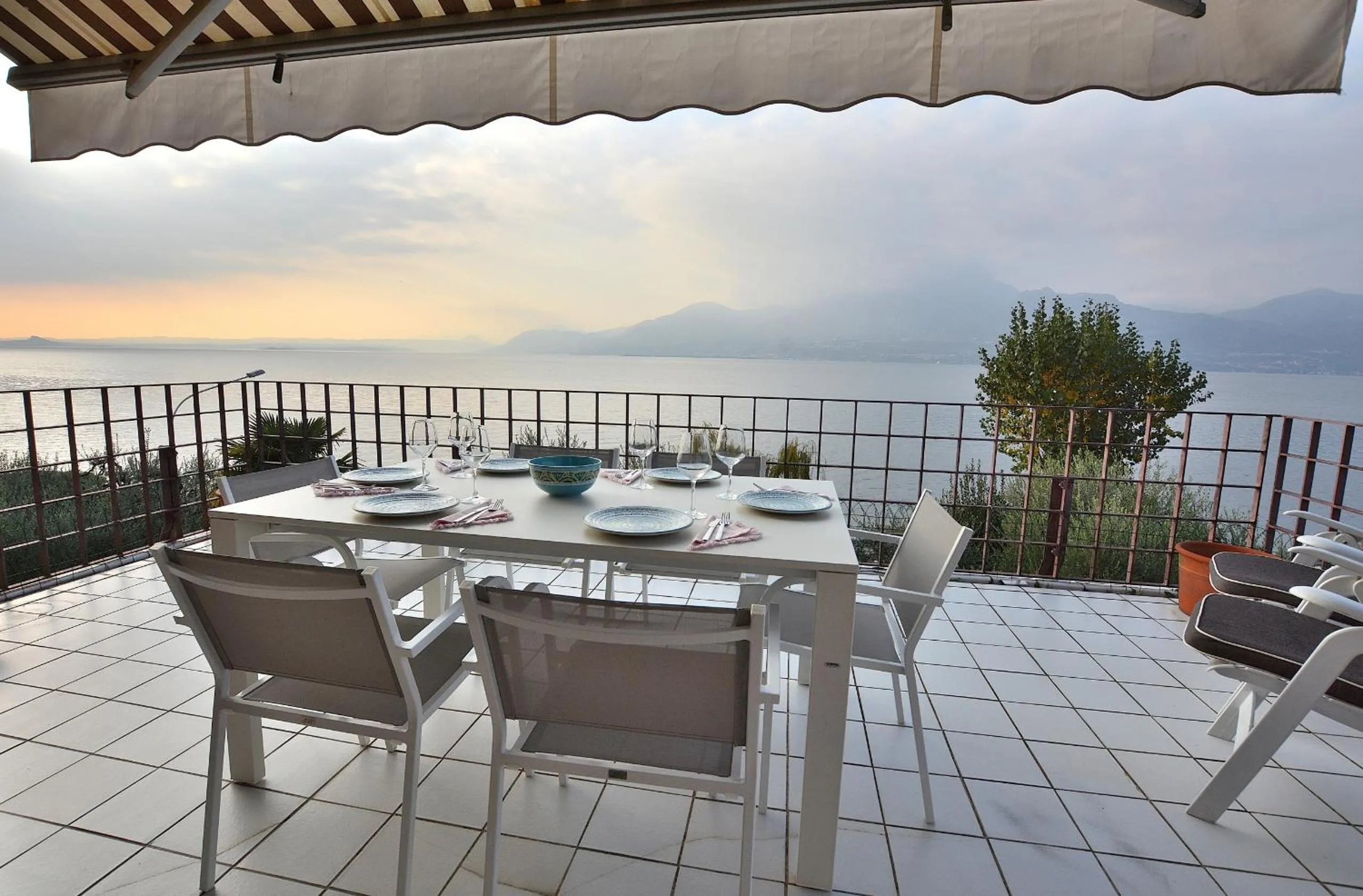 Balcony/Terrace in Apartment Frader Otto With Lake View