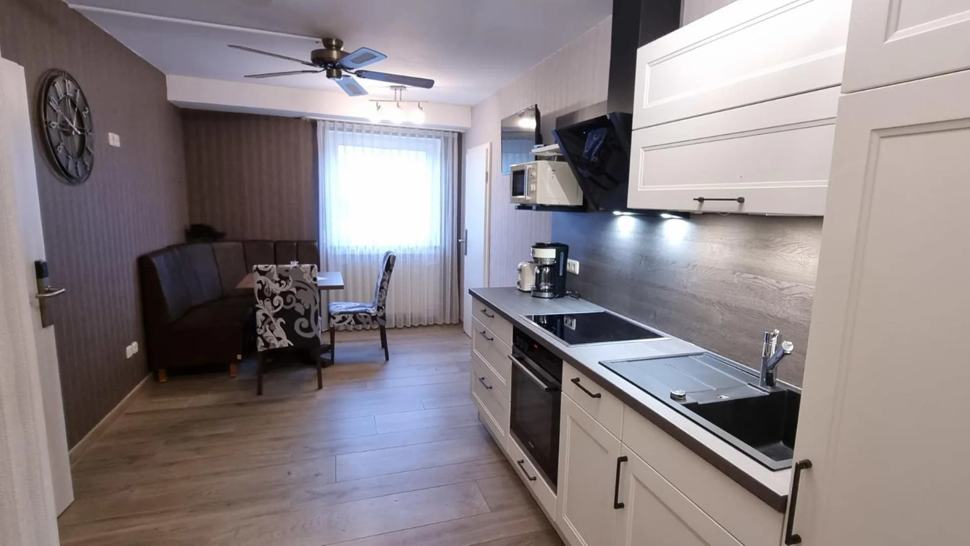 Kitchen or kitchenette in Hotel Rhöner Land Garni - Bed & Breakfast