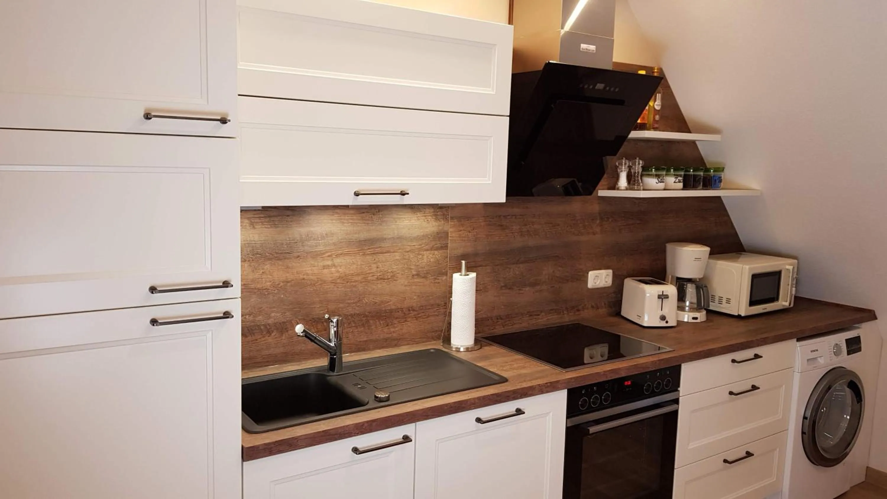 Coffee/tea facilities in Hotel Rhöner Land Garni - Bed & Breakfast