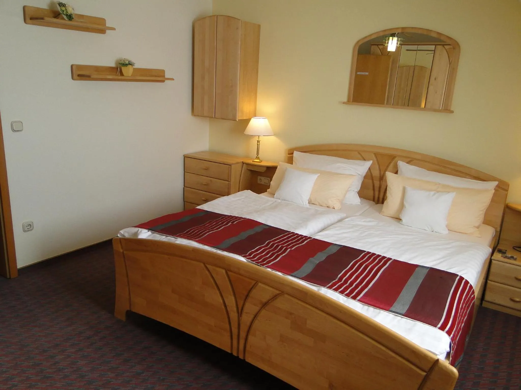 Bed in Hotel Rhöner Land Garni - Bed & Breakfast