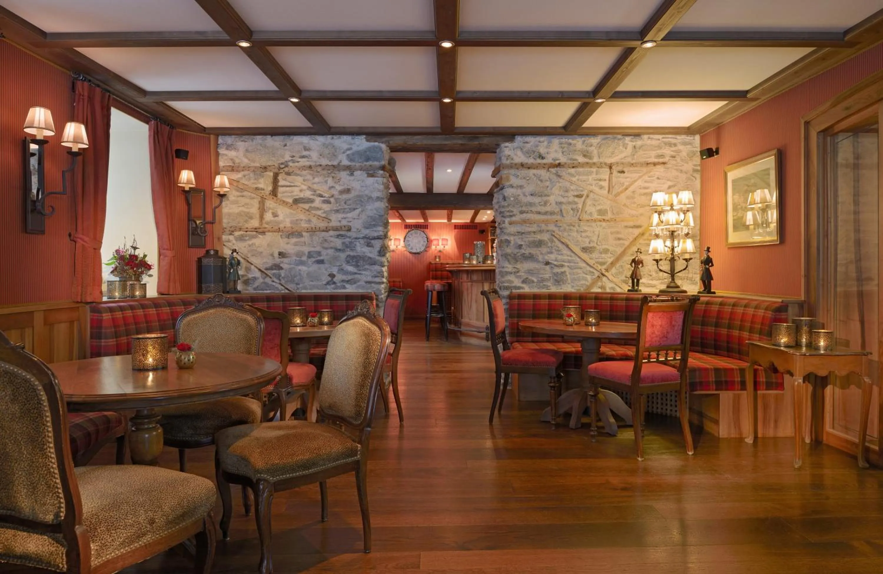 Restaurant/places to eat in Monte Rosa Boutique Hotel