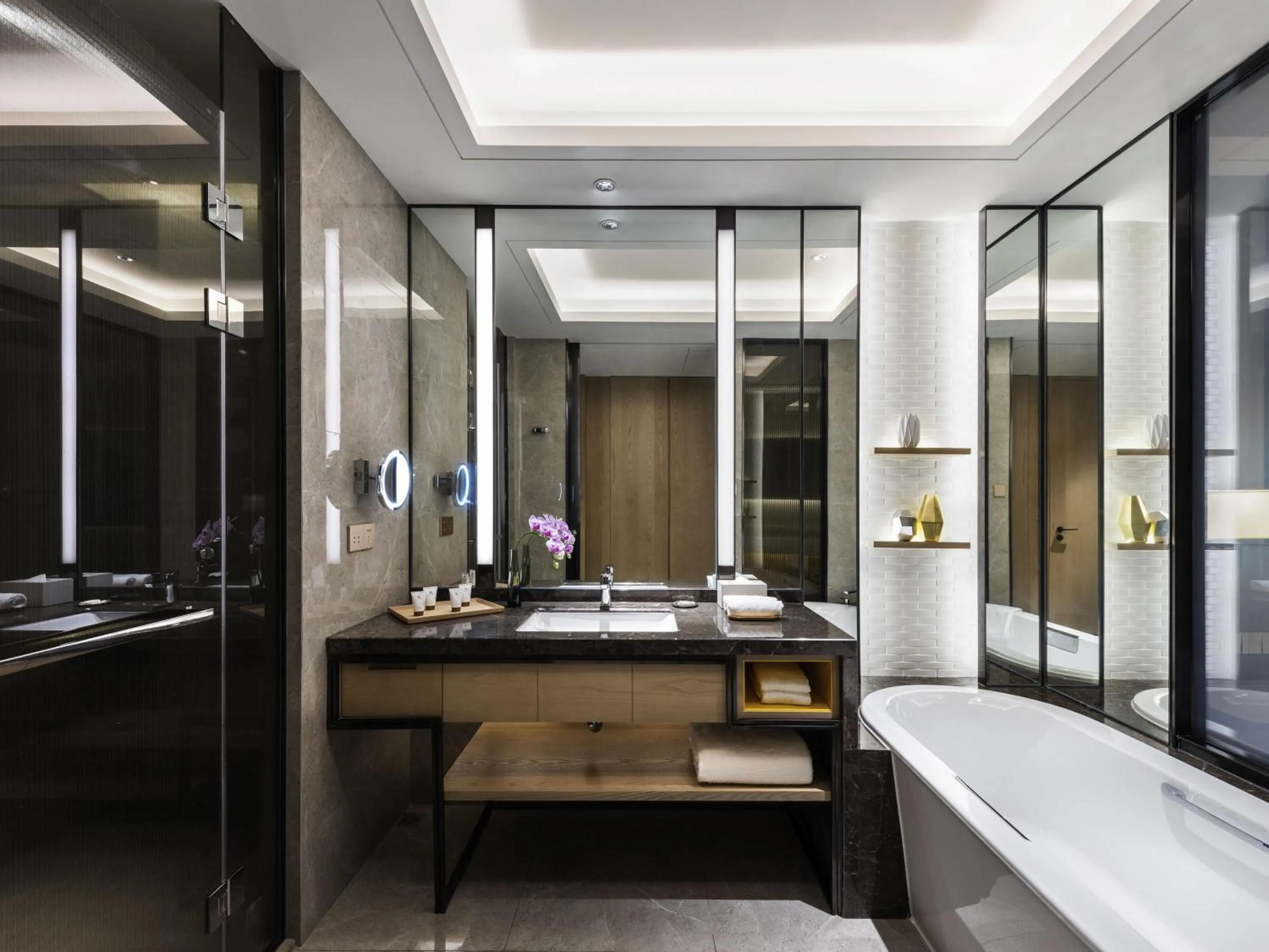 Bedroom in Grand Mercure Shanghai Lingang