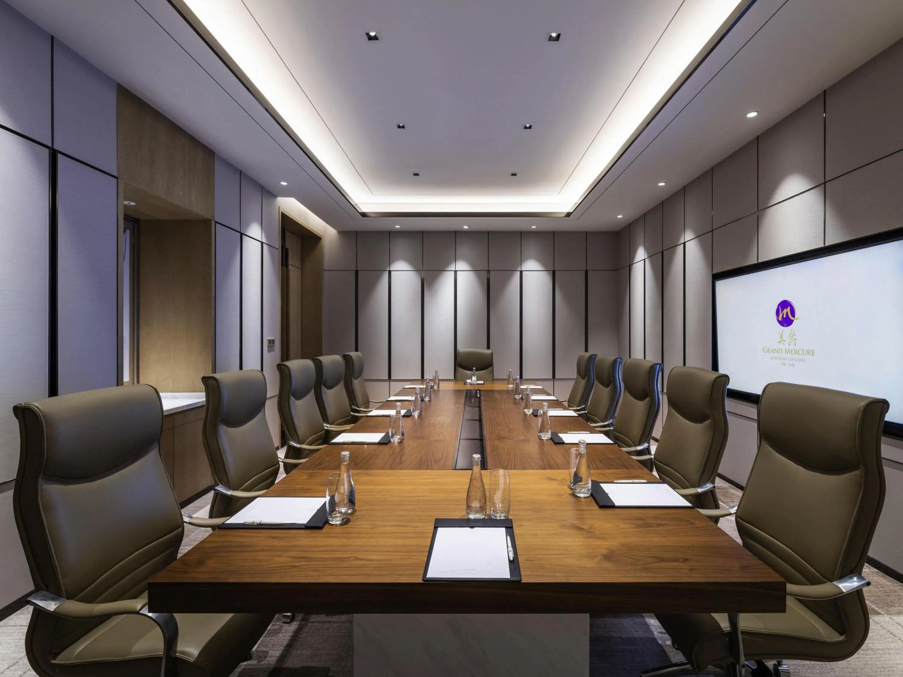 Meeting/conference room in Grand Mercure Shanghai Lingang