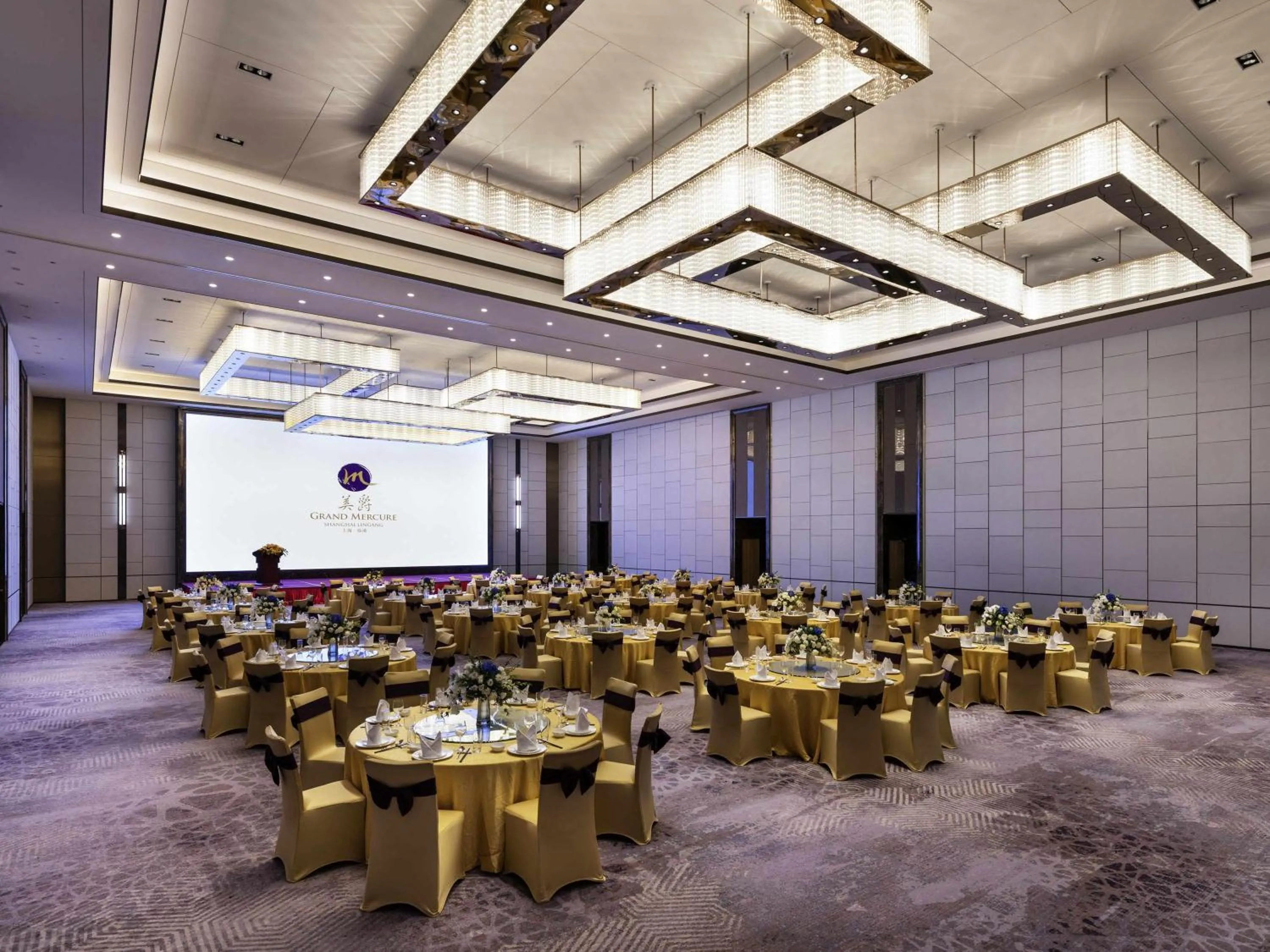 Meeting/conference room in Grand Mercure Shanghai Lingang