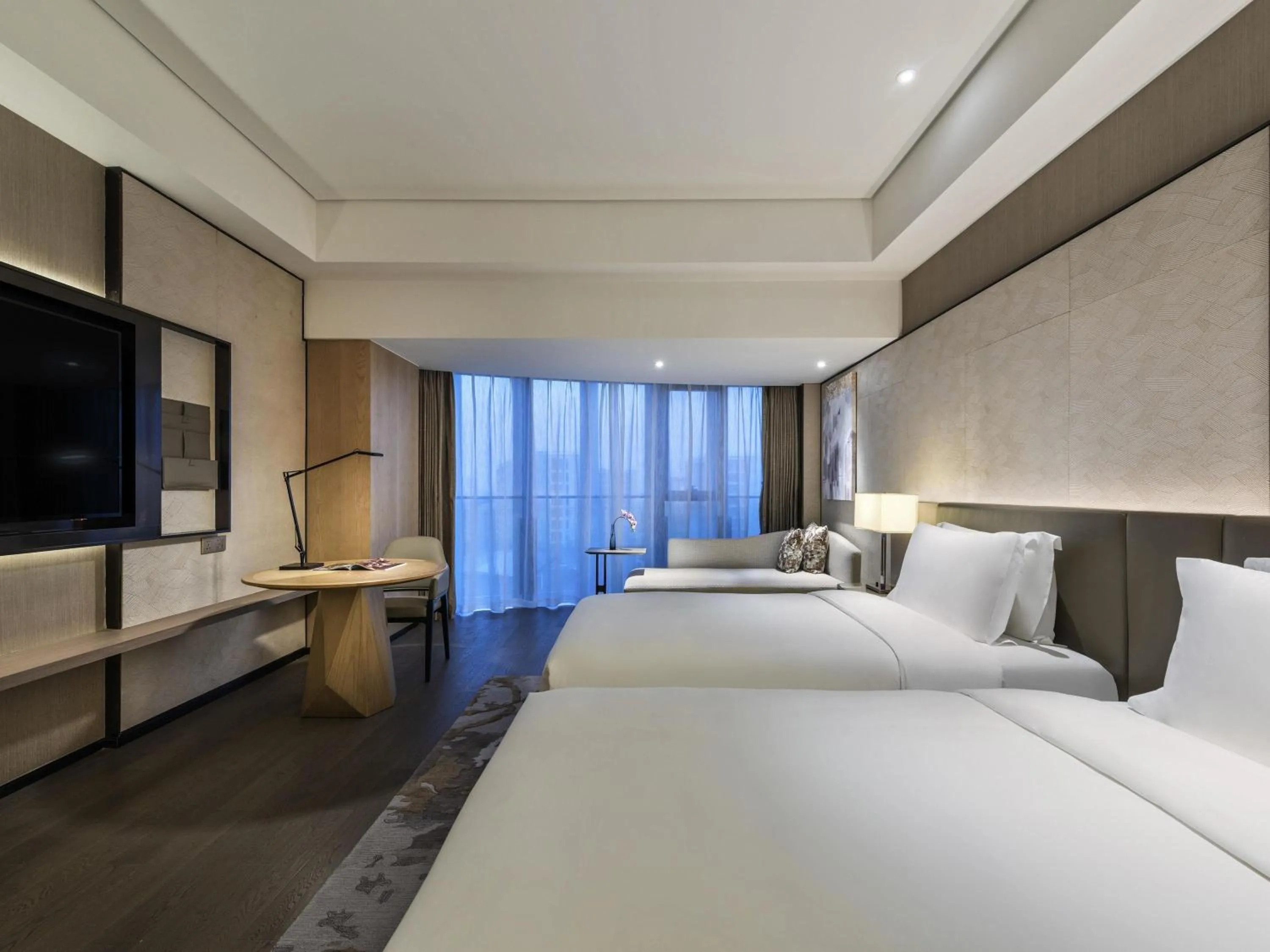 Bedroom, Bed in Grand Mercure Shanghai Lingang