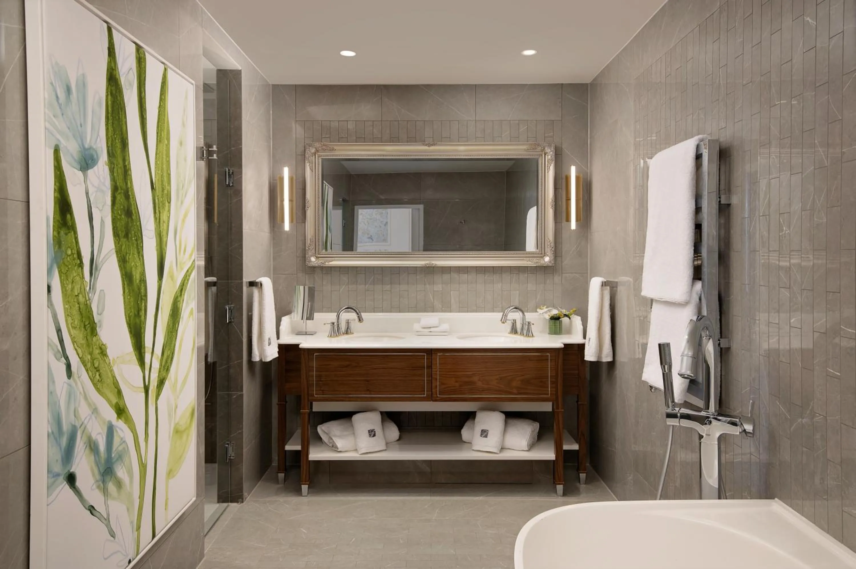 Shower, Bed in Fairmont Windsor Park