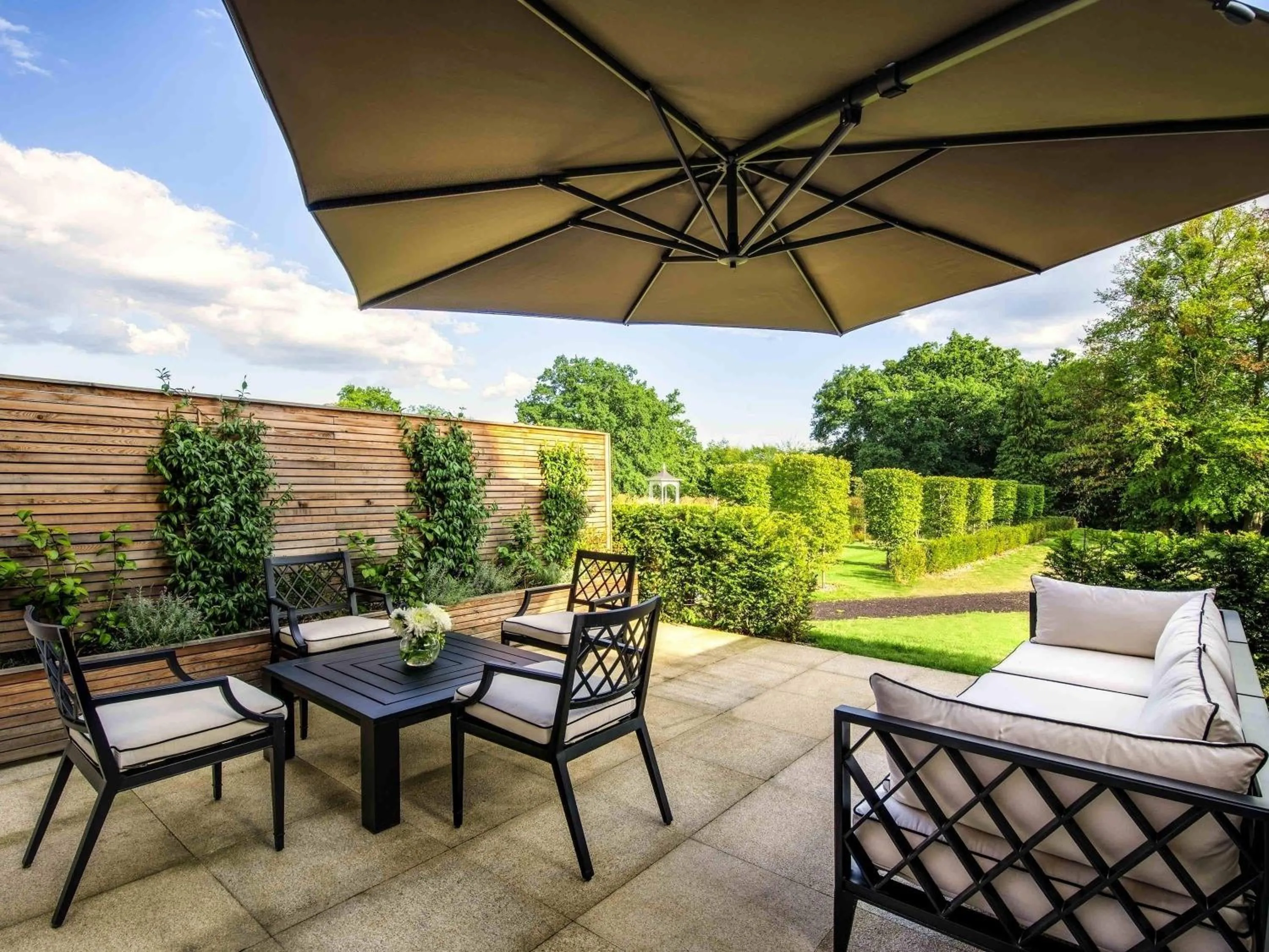 Bedroom in Fairmont Windsor Park