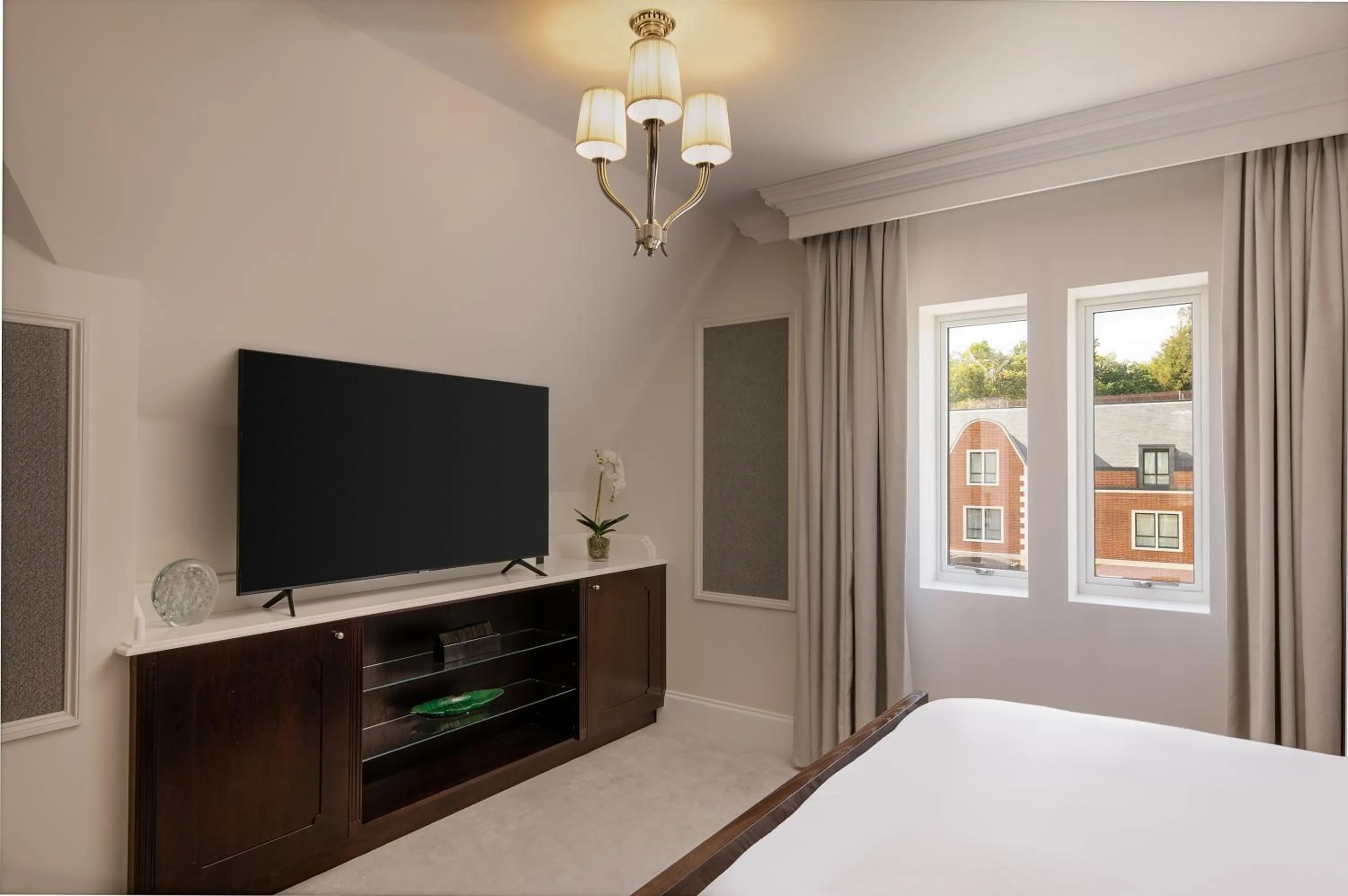 Bed in Fairmont Windsor Park