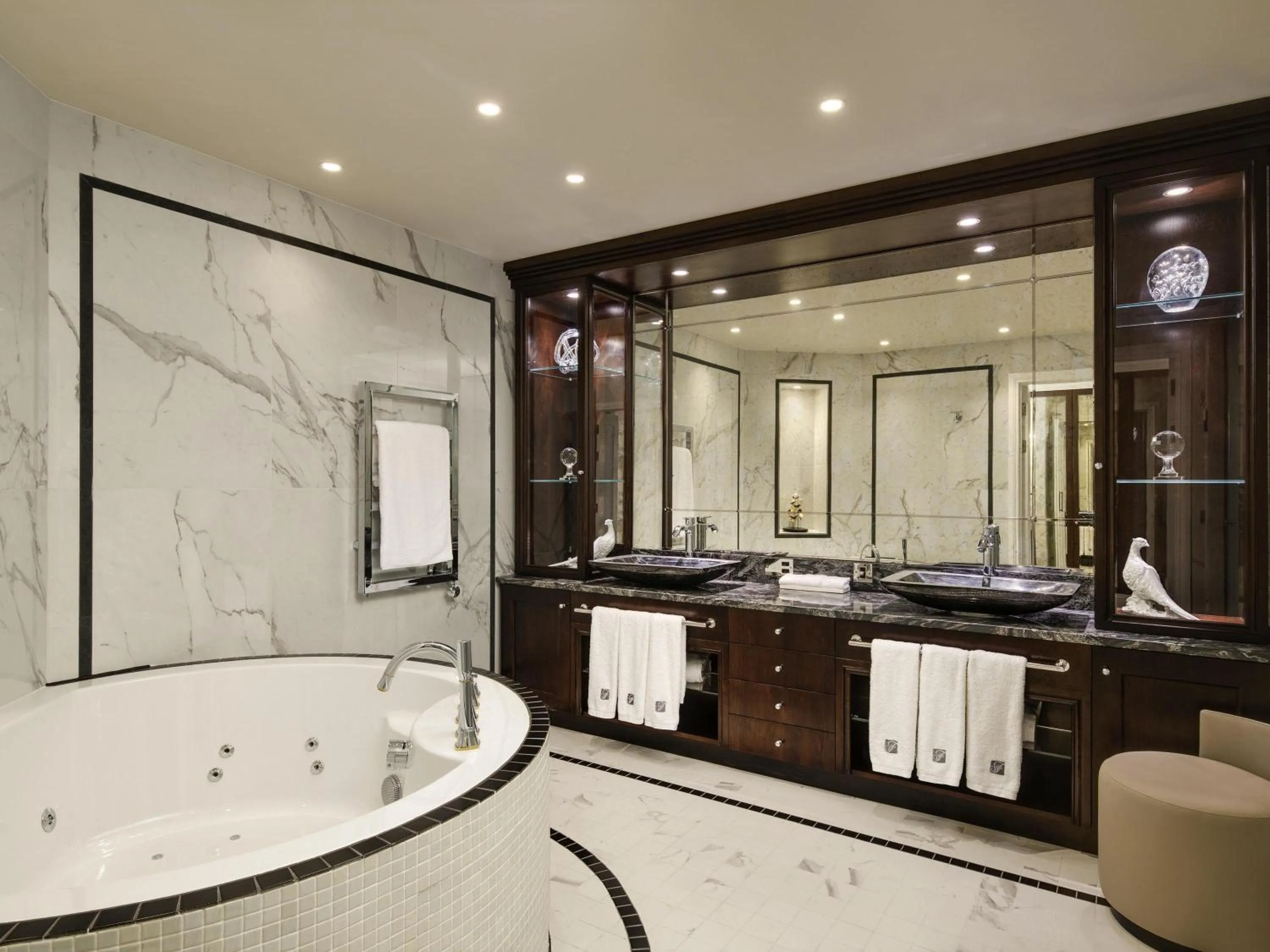 Bedroom in Fairmont Windsor Park