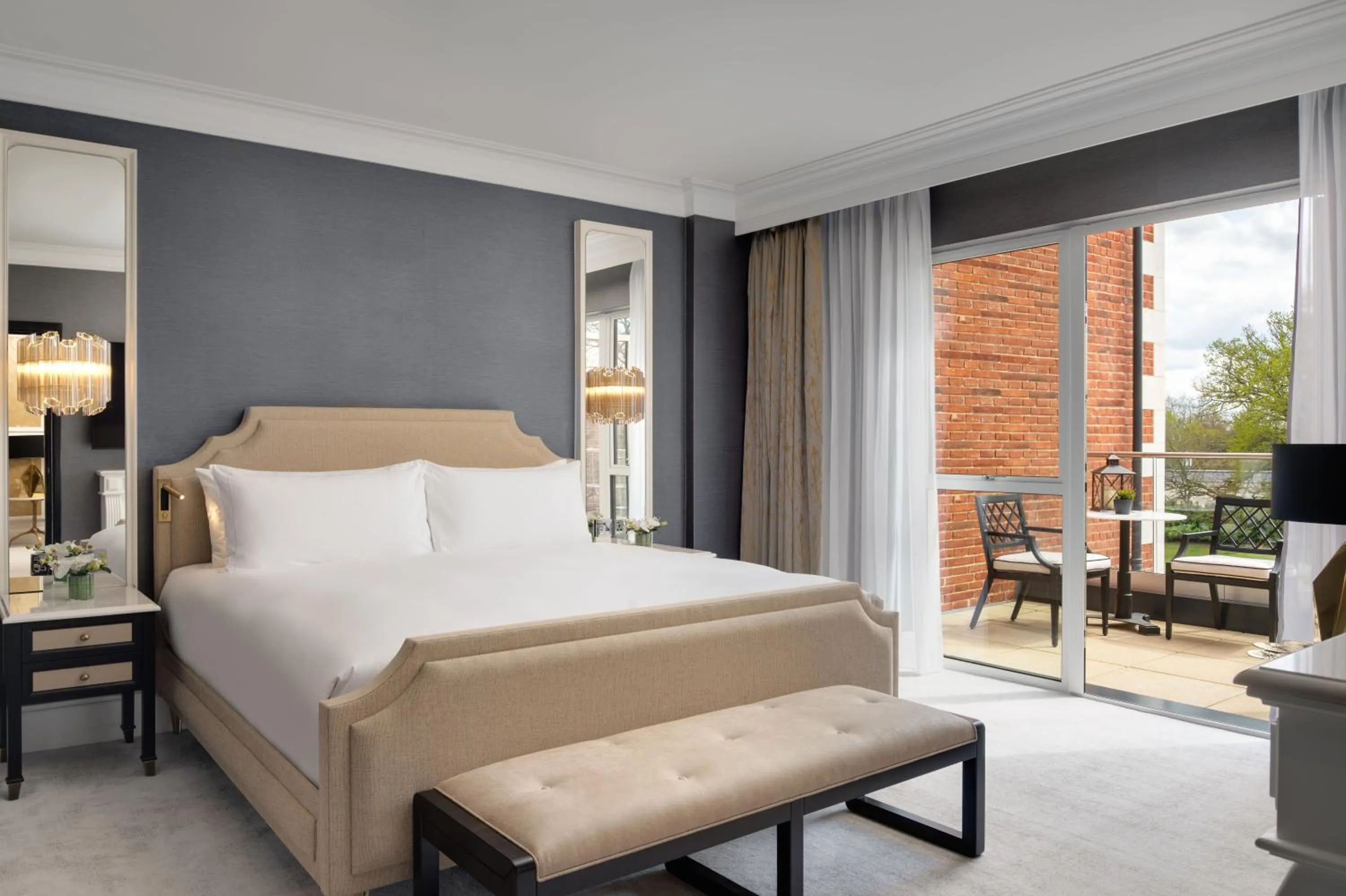 Bed in Fairmont Windsor Park