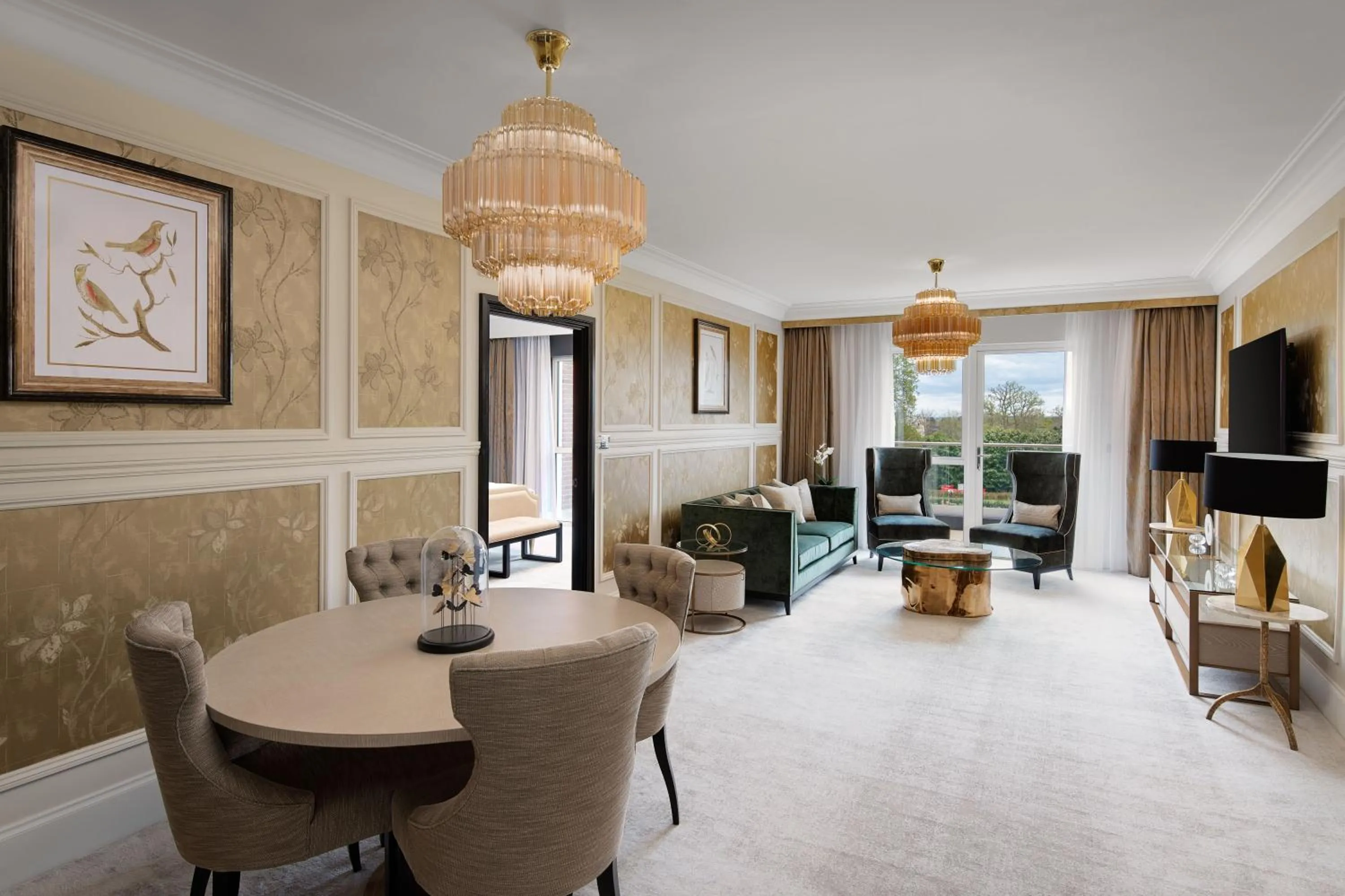 Communal lounge/ TV room in Fairmont Windsor Park