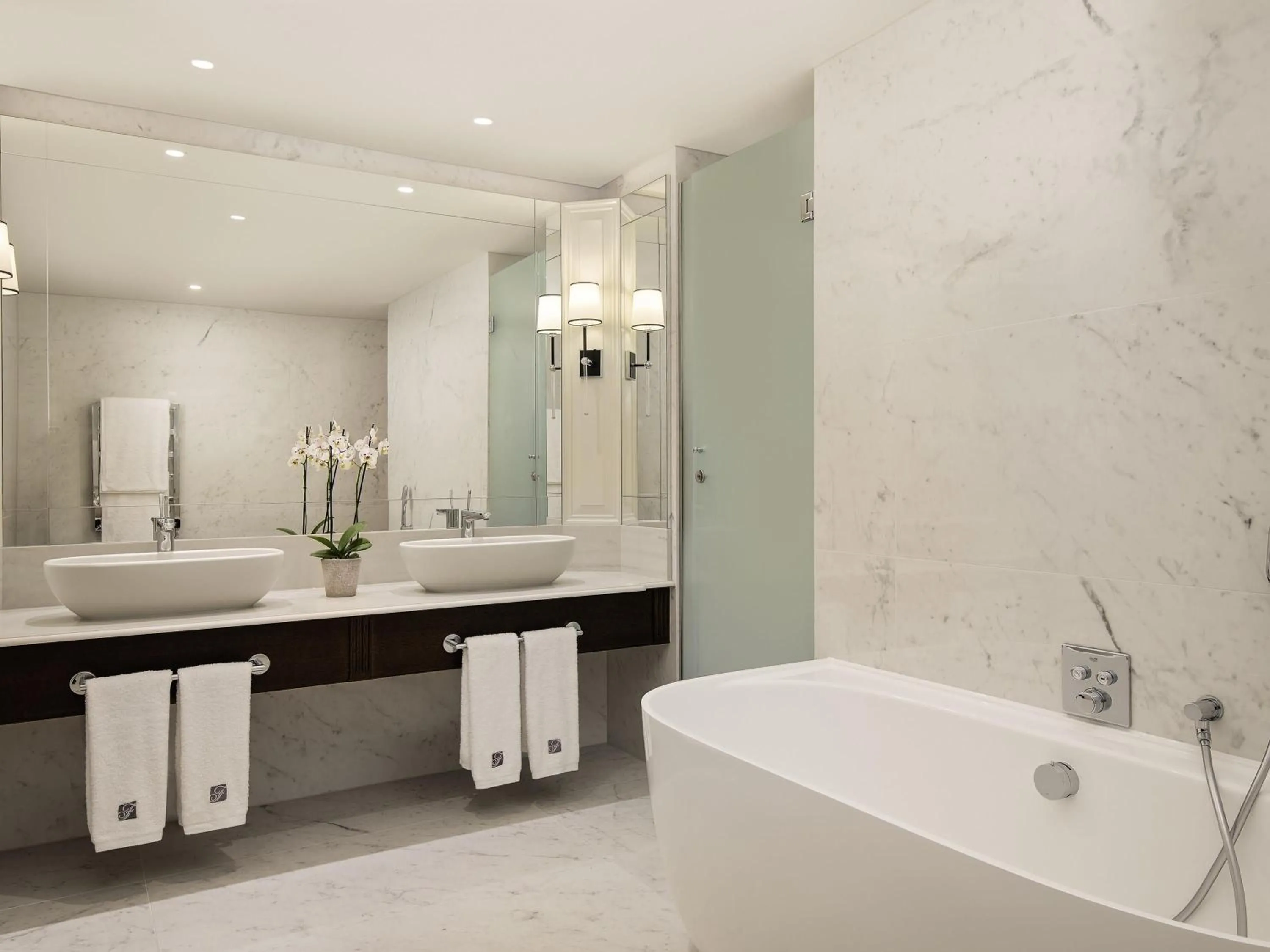 Bedroom in Fairmont Windsor Park