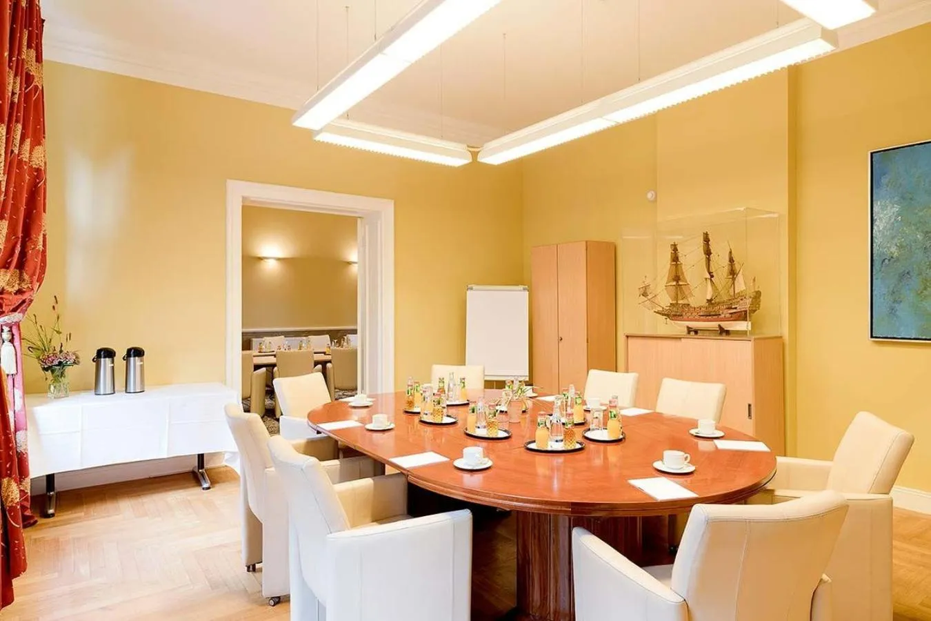 Meeting/conference room, Bed in Hotel Villa Monte Vino