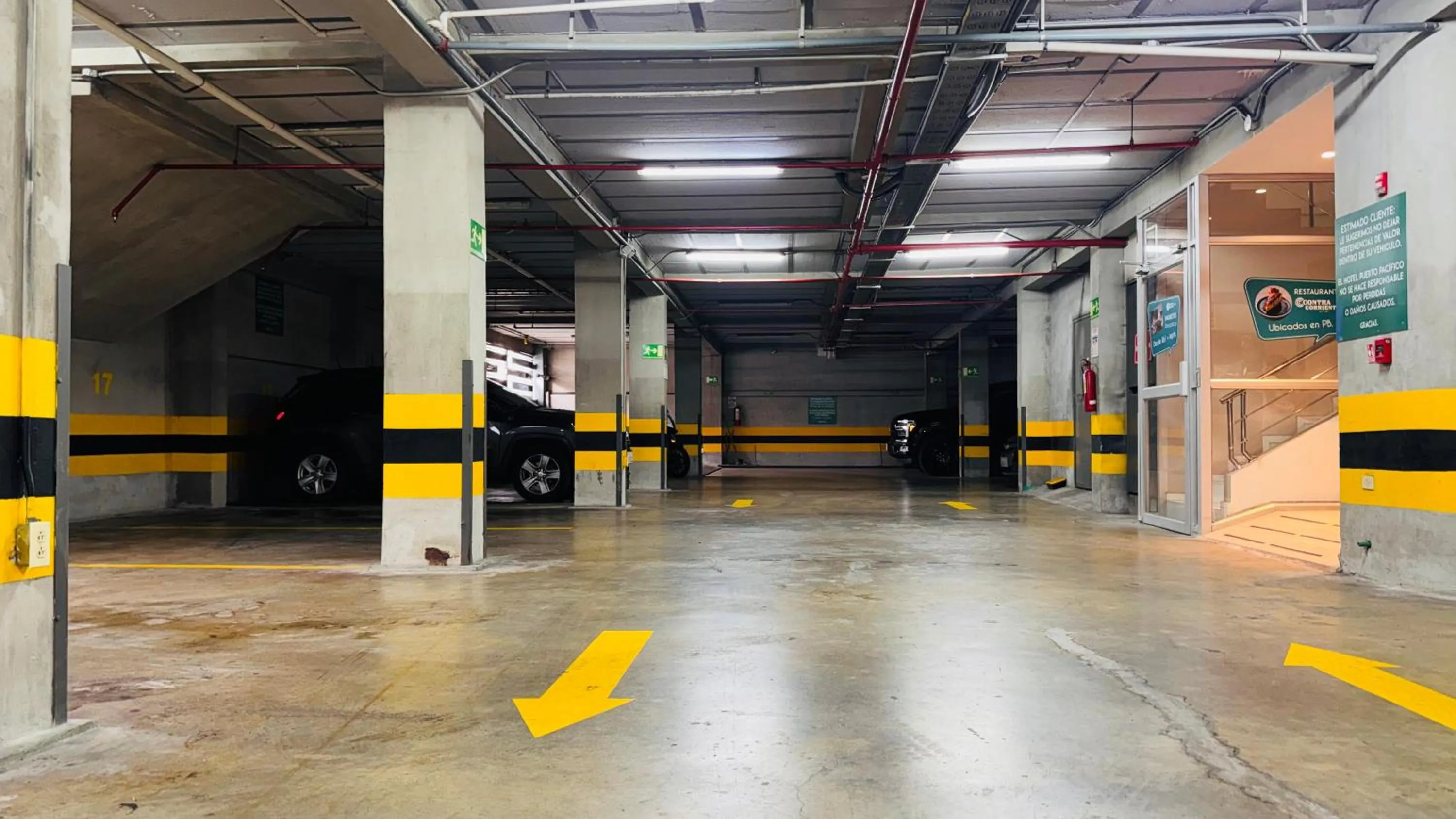 Parking in Hotel Puerto Pacifico Guayaquil Airport