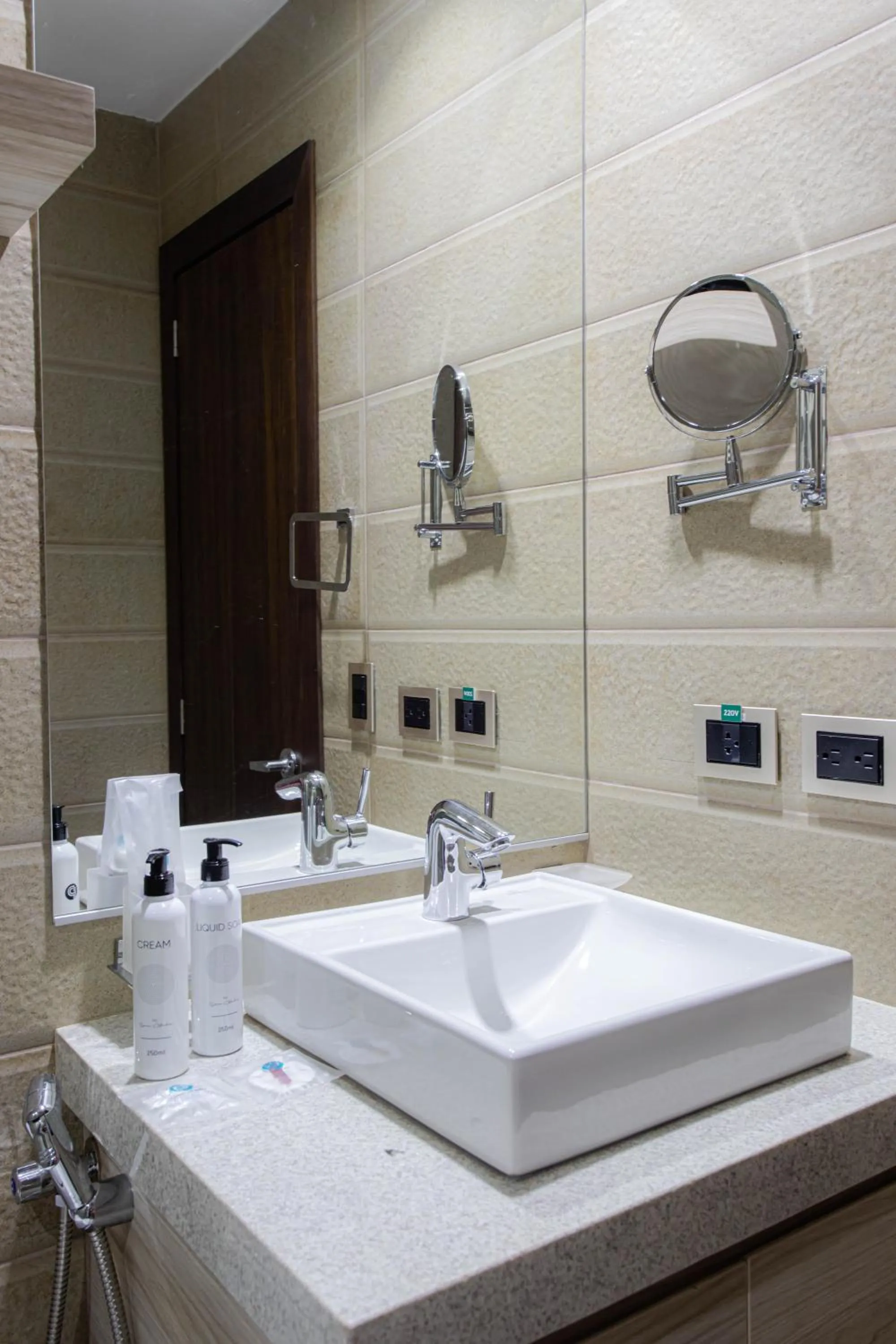 Bathroom in Hotel Puerto Pacifico Guayaquil Airport