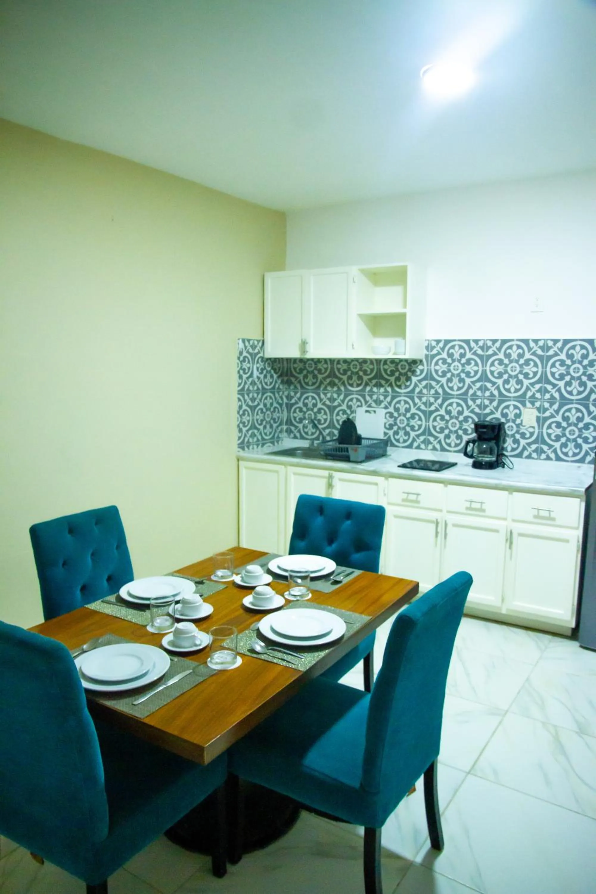 Kitchen or kitchenette in Ocean Drive Hotel