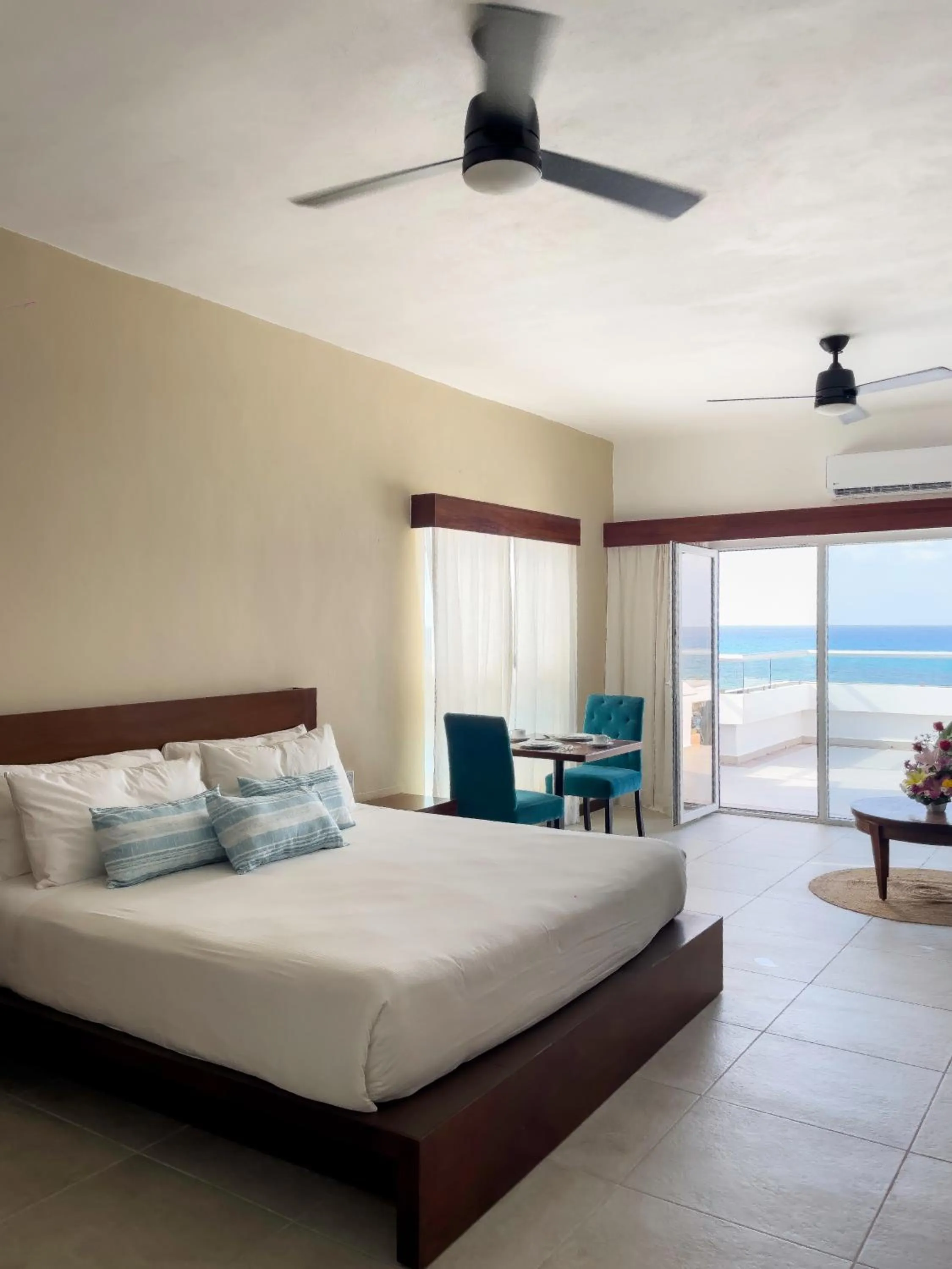 Bed in Ocean Drive Hotel