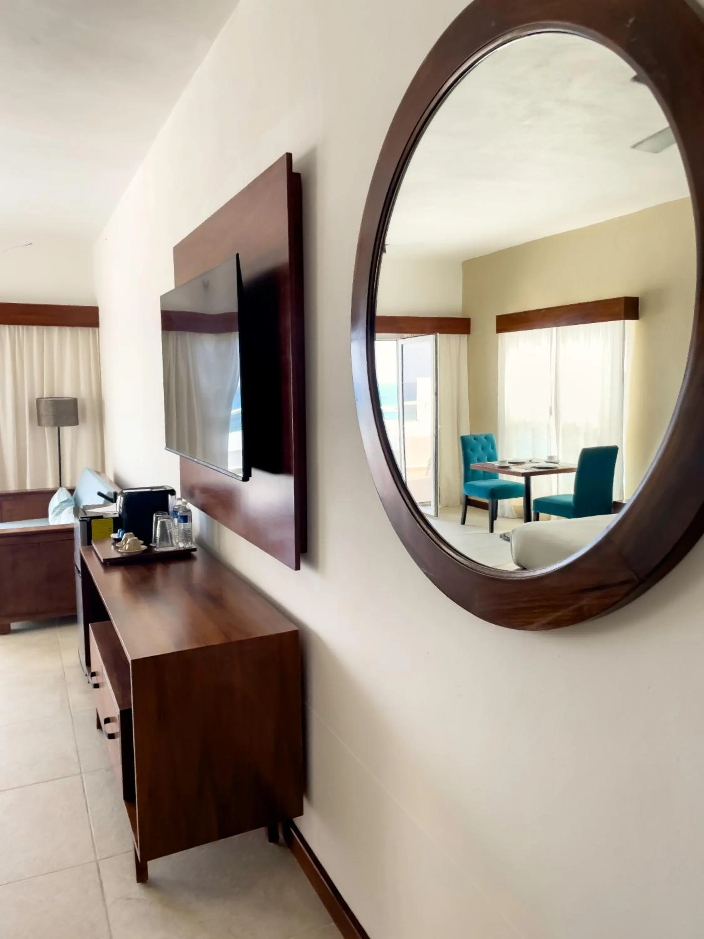 Communal lounge/ TV room in Ocean Drive Hotel