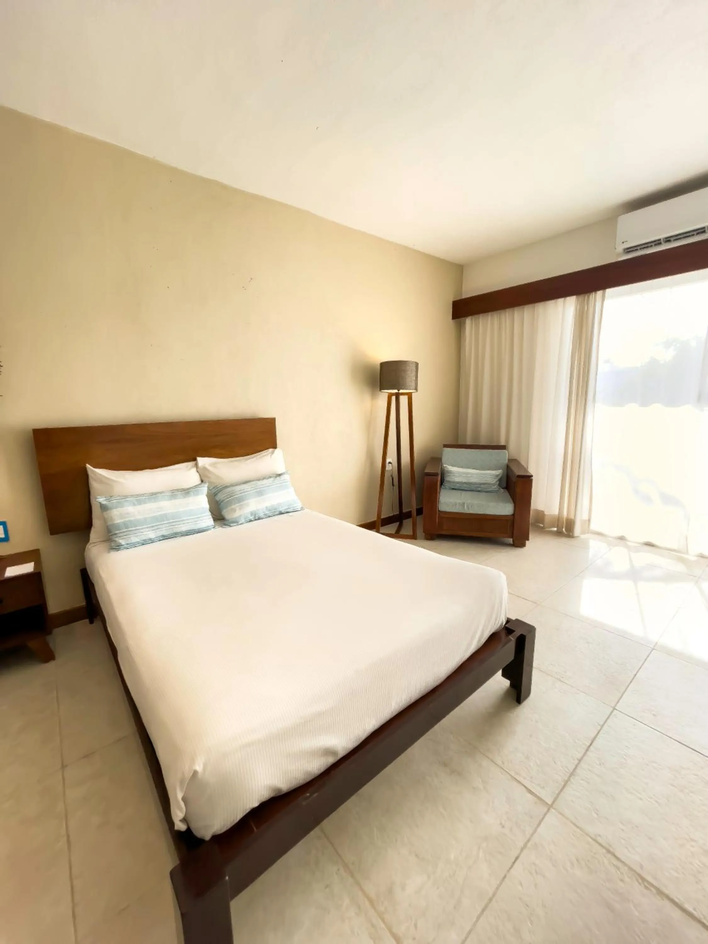 Bed in Ocean Drive Hotel