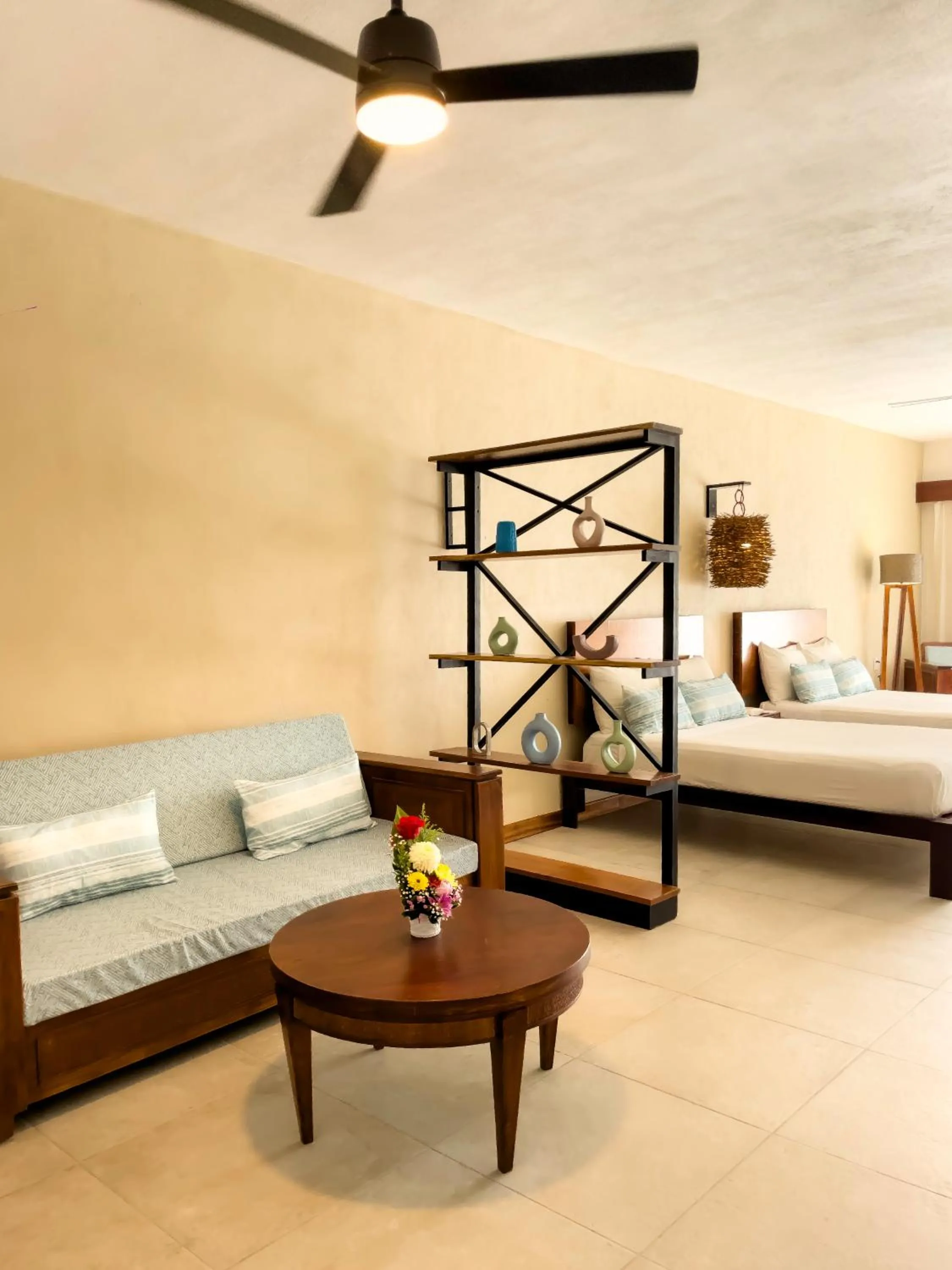 Bedroom, Bed in Ocean Drive Hotel